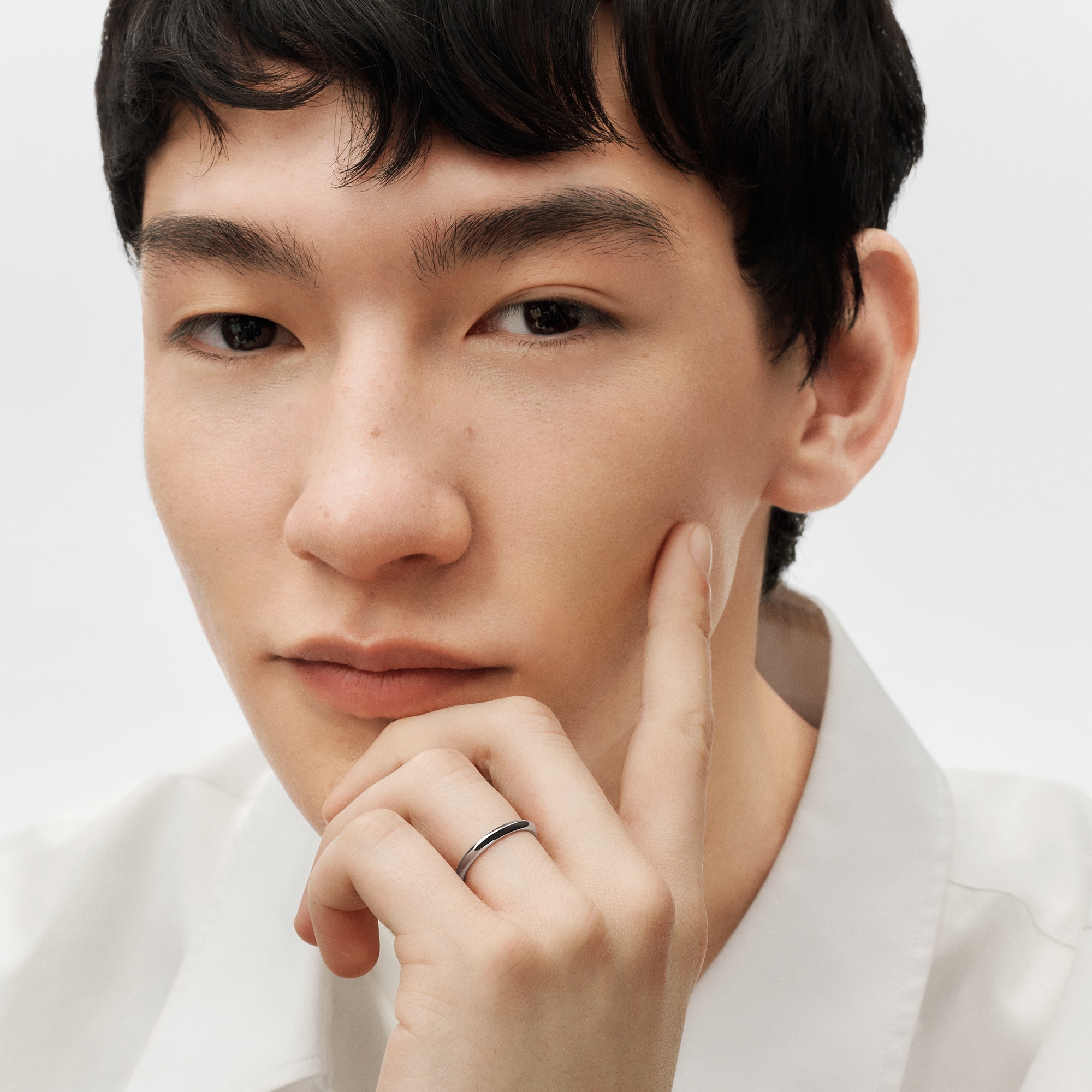 Jewellery - LV Diamonds 2.5MM Wedding Band, Platinum  Jewellery Categories Wedding Bands | LOUIS VUITTON (Product zoom)