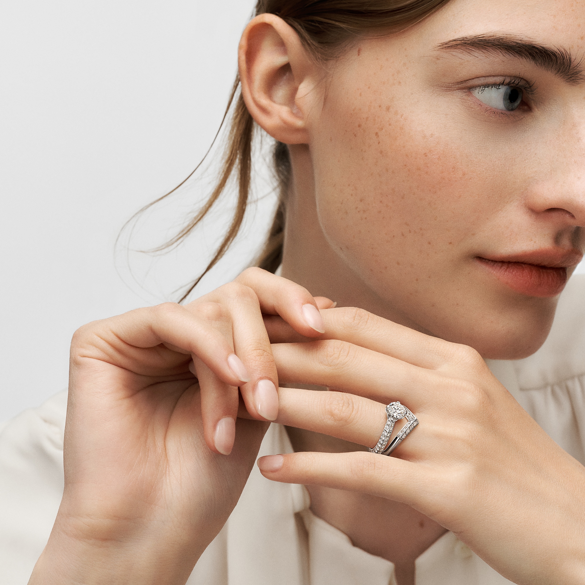 Jewellery - LV Diamonds Pavé Solitaire, Round Brilliant Cut  Jewellery Collections LV Diamonds | LOUIS VUITTON (Product zoom)