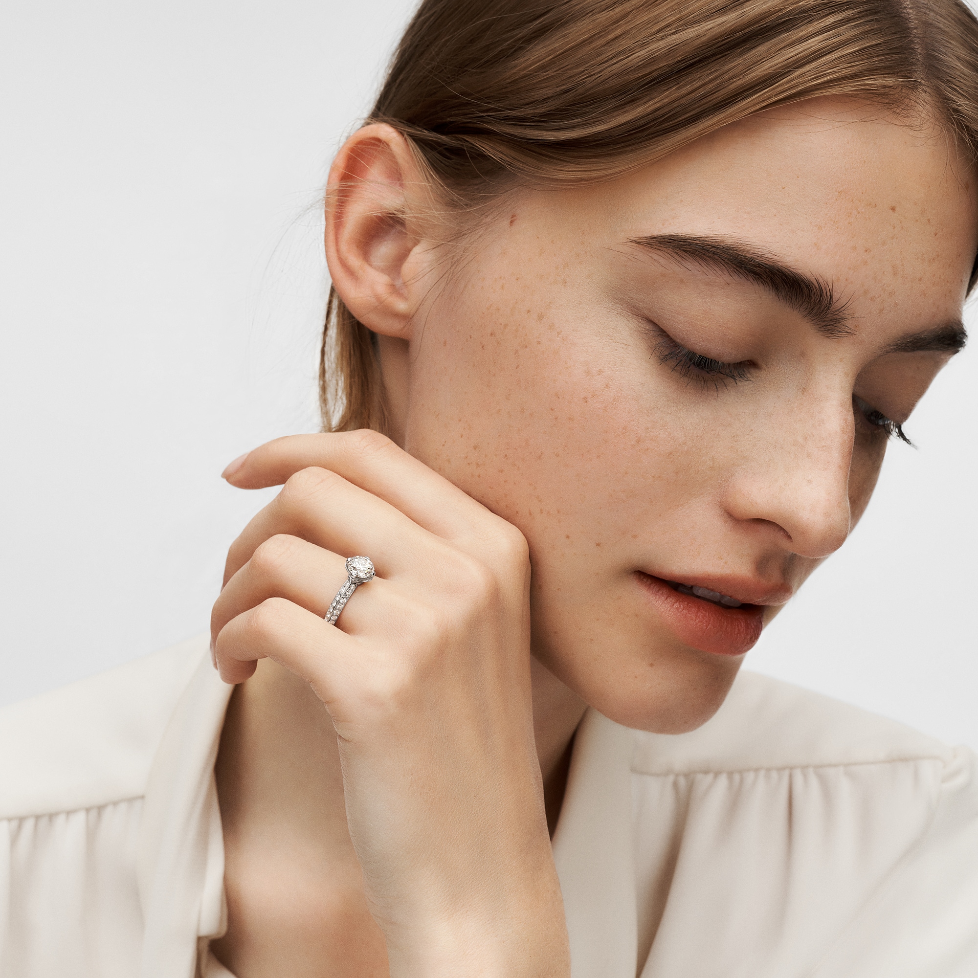 Jewellery - LV Diamonds Pavé Solitaire, Round Brilliant Cut  Jewellery Collections LV Diamonds | LOUIS VUITTON (Product zoom)