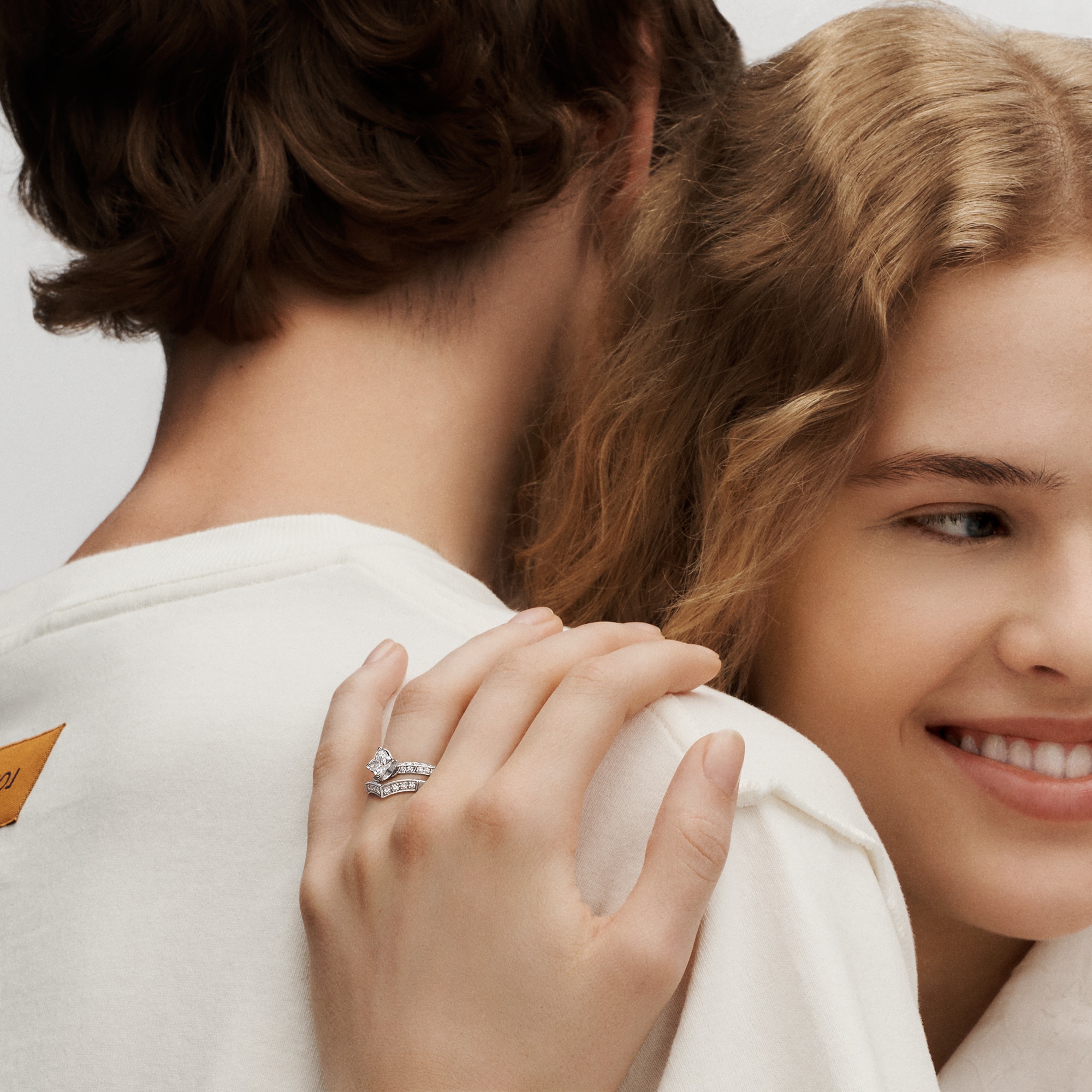 Jewellery - LV Diamonds Pavé V Ring, Platinum  Jewellery Categories Wedding Bands | LOUIS VUITTON (Product zoom)