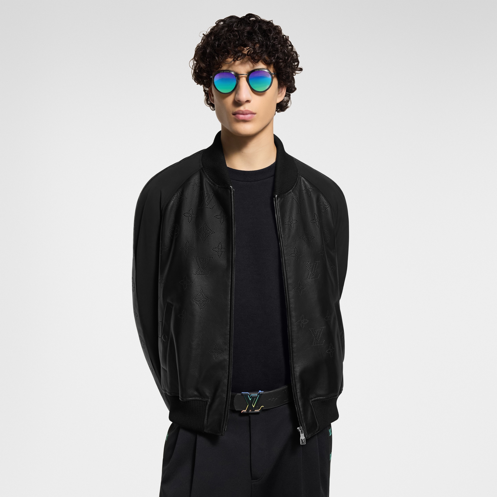 Men - LV Dimension 40MM Reversible Belt  Men Accessories Belts | LOUIS VUITTON (Product zoom)