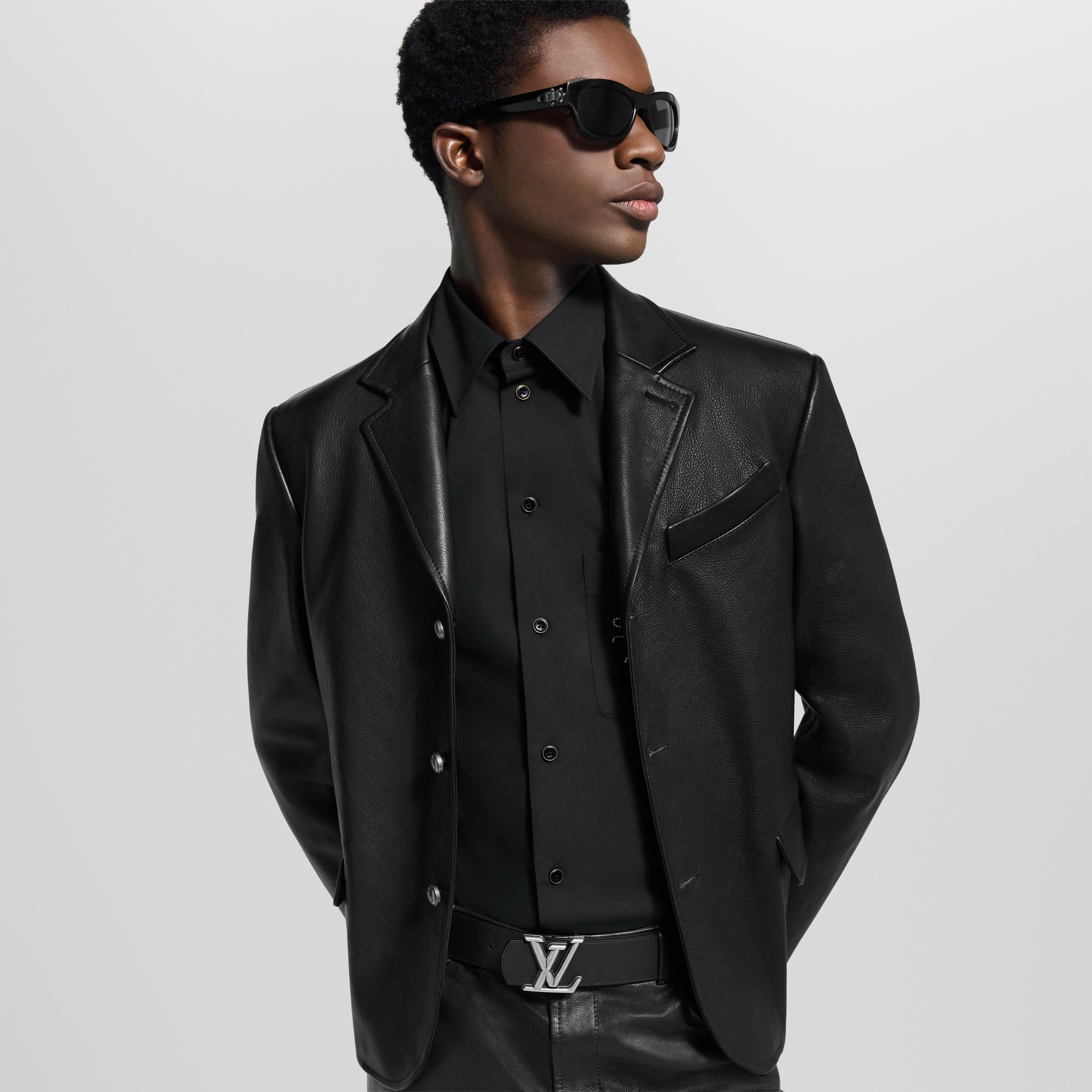 Men - LV Dimension Rockabilly Studs 40MM Reversible Belt  Men Accessories Belts | LOUIS VUITTON (Product zoom)