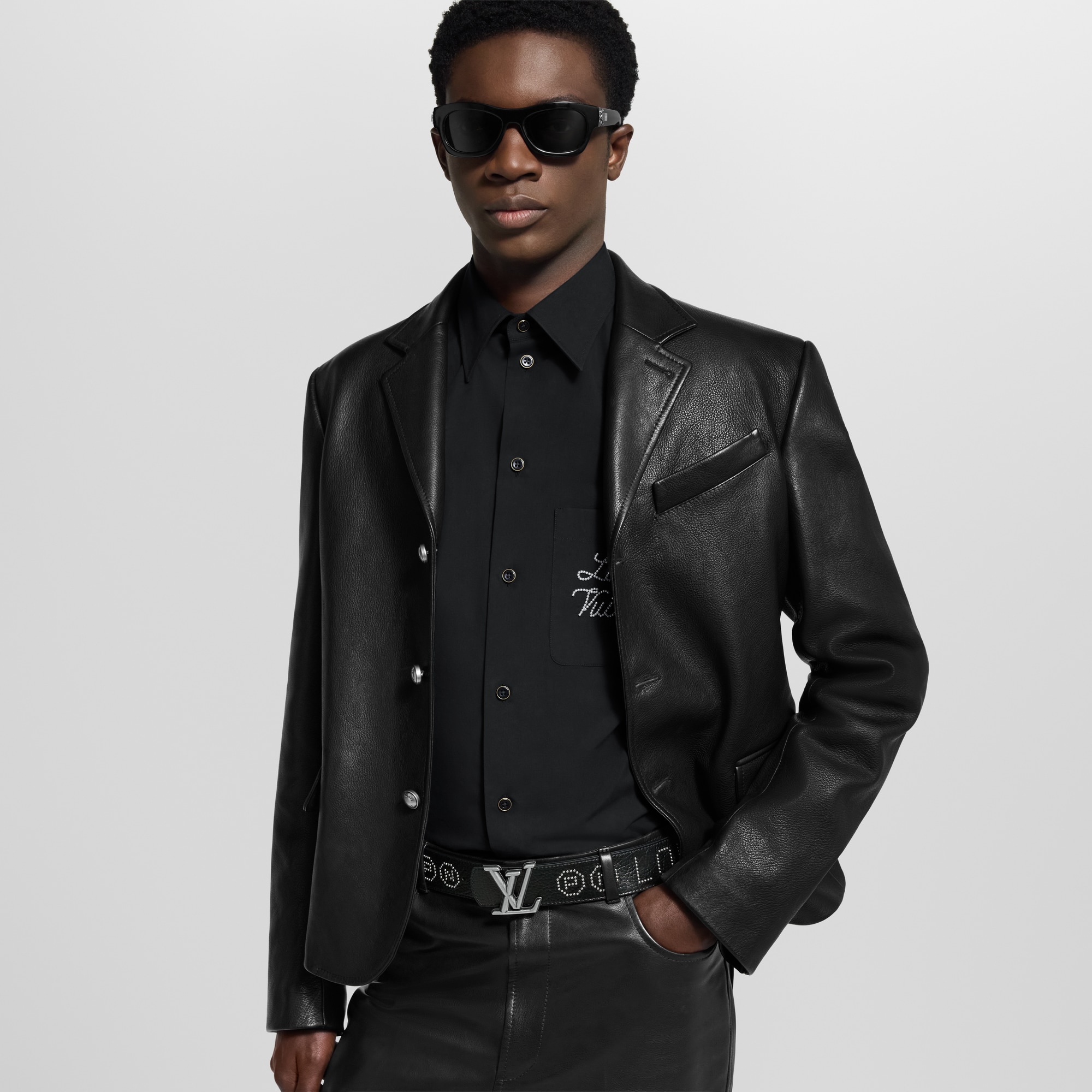 Men - LV Dimension Rockabilly Studs 40MM Reversible Belt  Men Accessories Belts | LOUIS VUITTON (Product zoom)