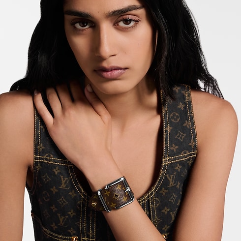 Women - LV Emblem Cuff Women Fashion Jewellery Bracelets | LOUIS VUITTON (Product zoom)