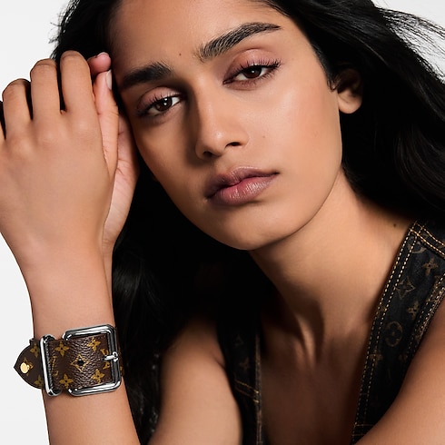 Women - LV Emblem Cuff Women Fashion Jewellery Bracelets | LOUIS VUITTON (Product zoom)