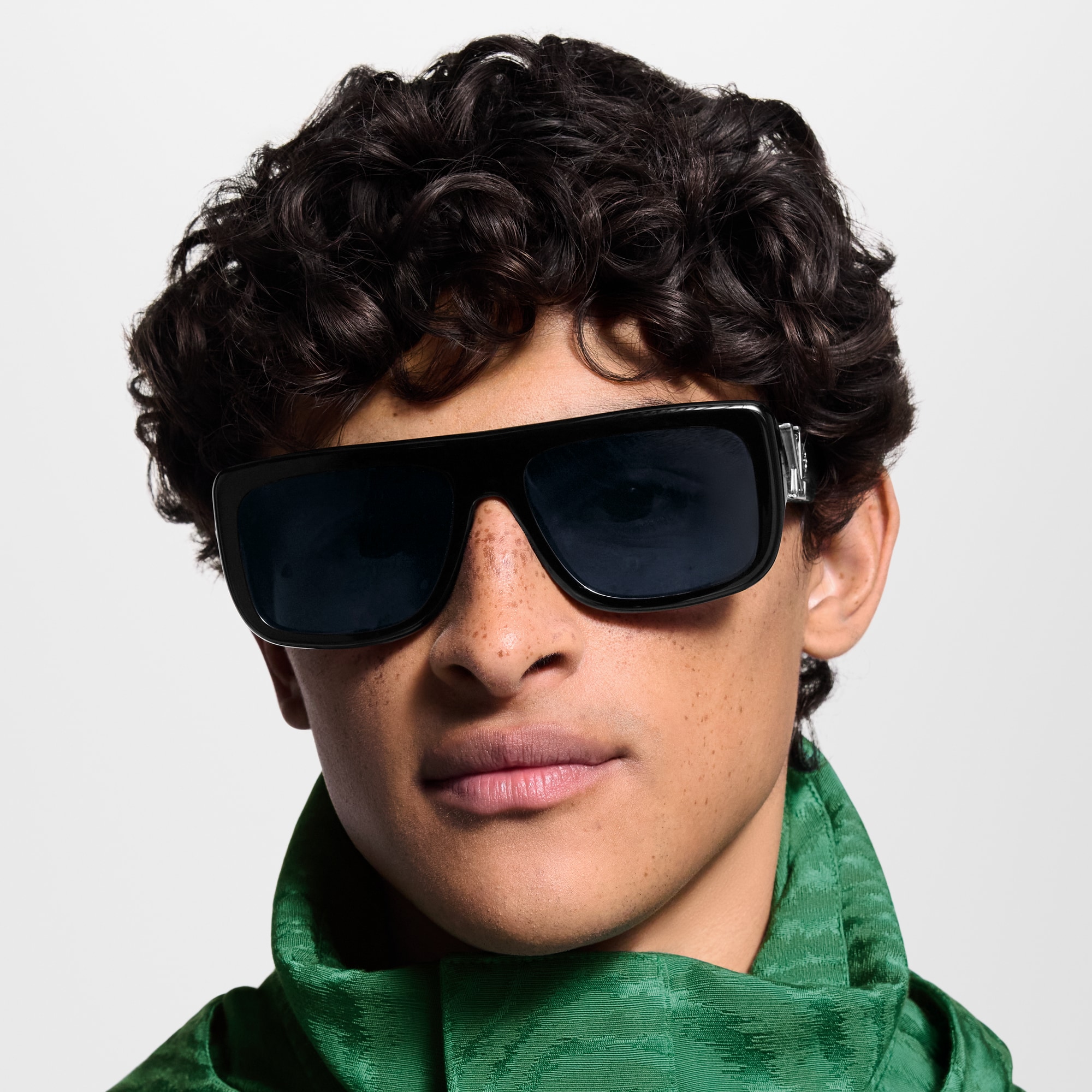 Men - LV Flower Square Sunglasses S00 Men Accessories Sunglasses | LOUIS VUITTON (Product zoom)