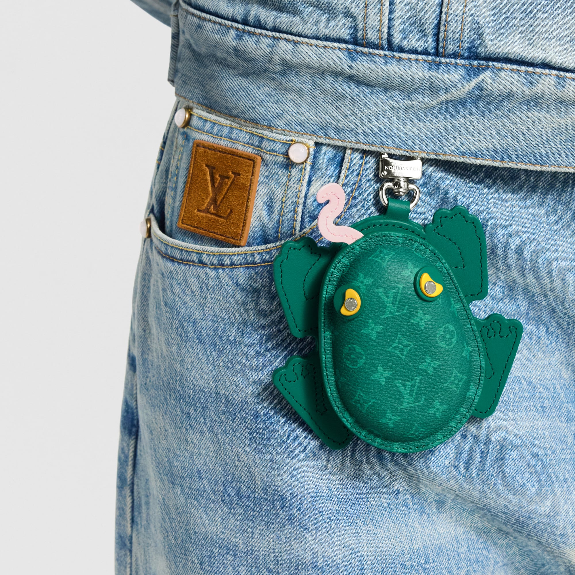Men - LV Frog Bag Charm S00 Men Accessories Bag Charms and Keyholders | LOUIS VUITTON (Product zoom)
