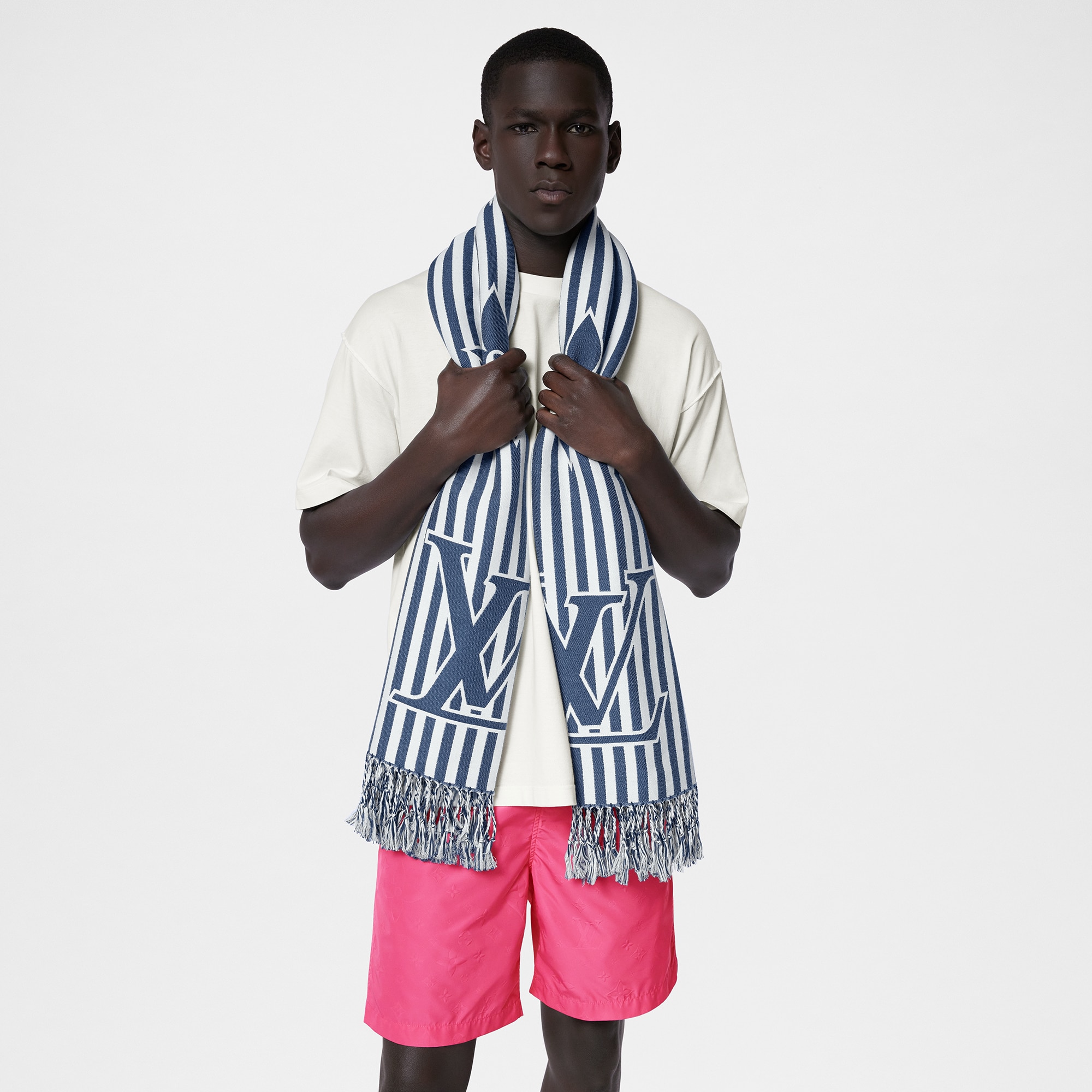 Men - LV Graphical Beach Towel S00 Men Accessories Home Textiles | LOUIS VUITTON (Product zoom)