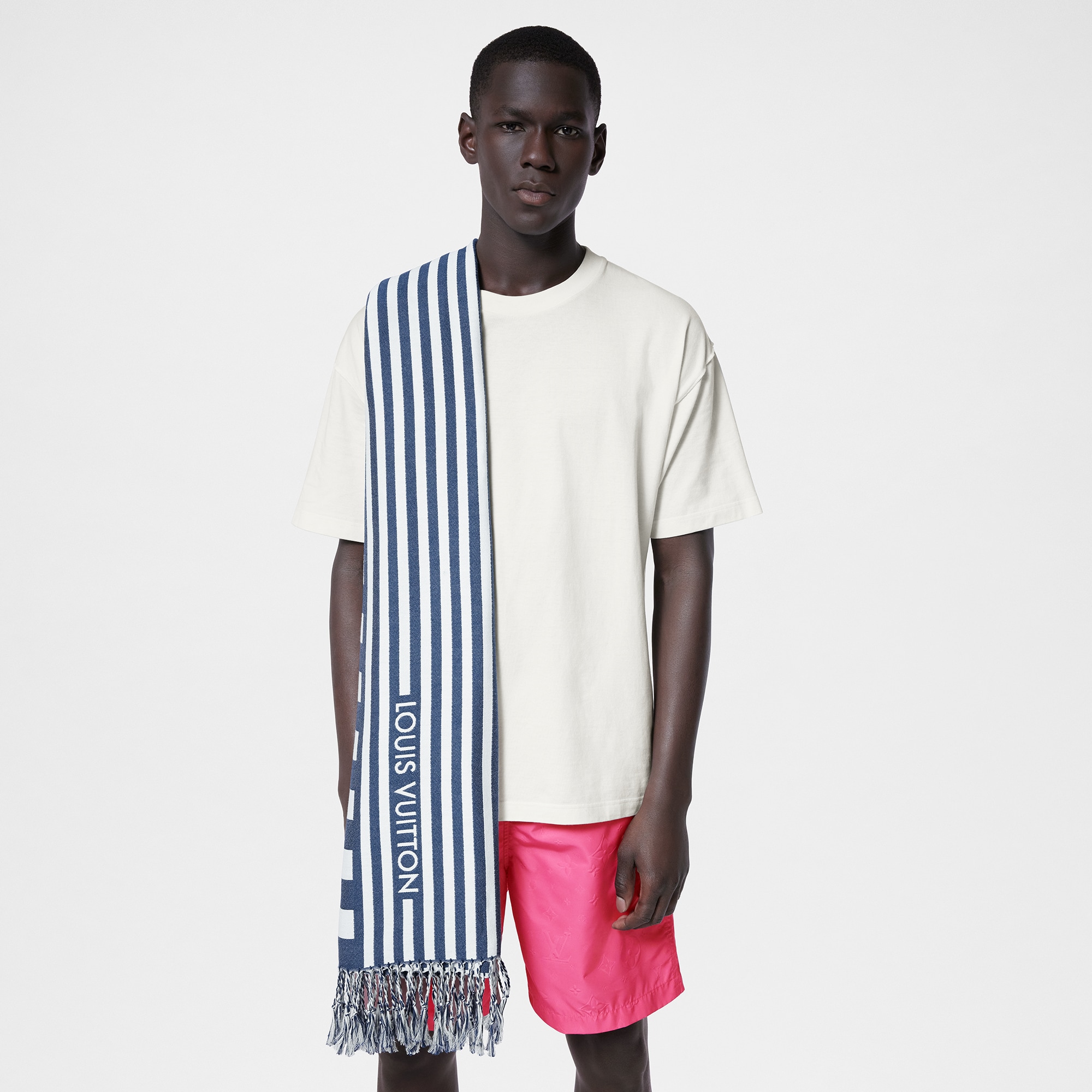 Men - LV Graphical Beach Towel S00 Men Accessories Home Textiles | LOUIS VUITTON (Product zoom)