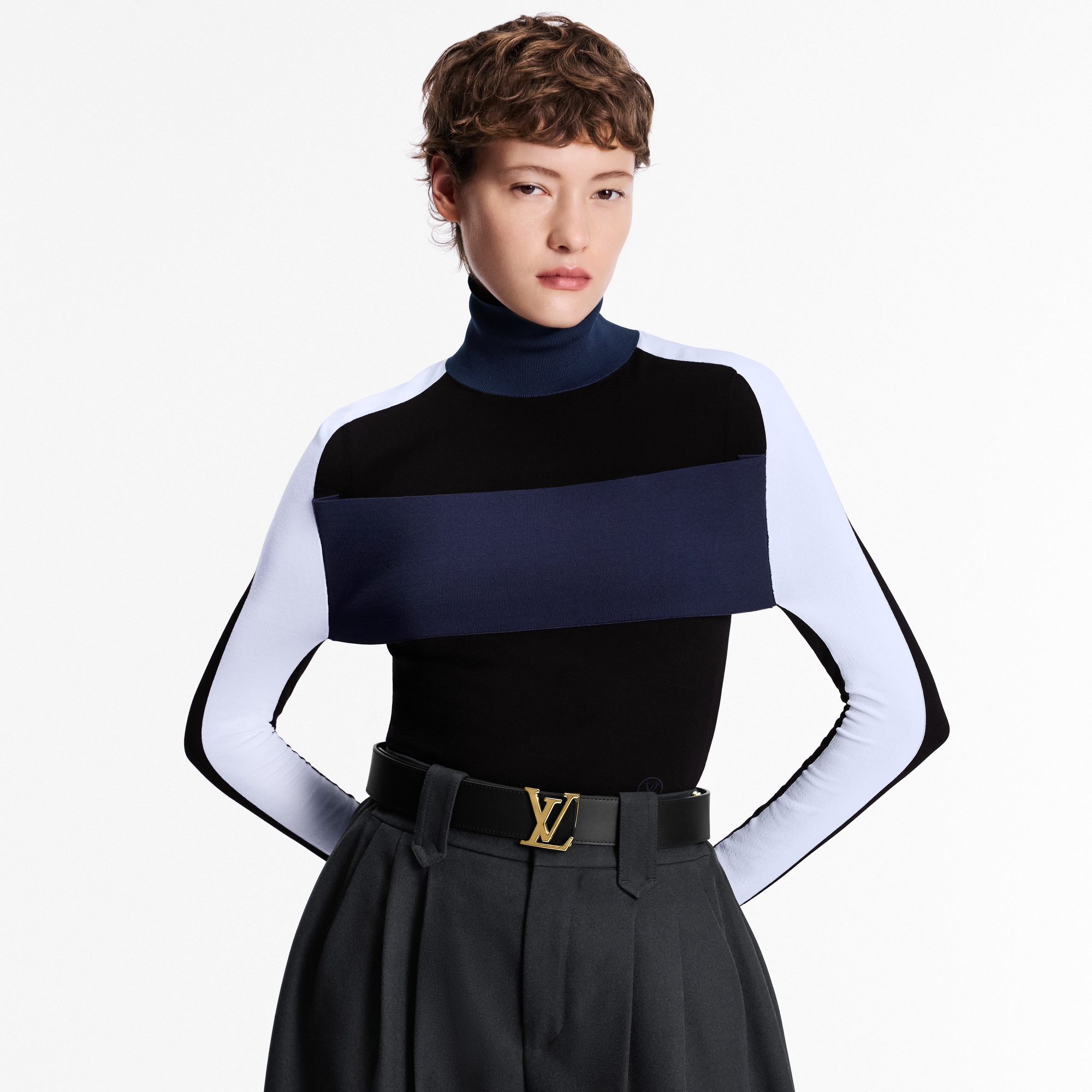 Women - LV Initials 40MM Reversible Belt Monogram Canvas Women Accessories Belts | LOUIS VUITTON (Product zoom)