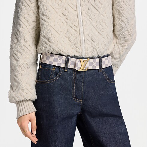 LV Initials 40MM Reversible Belt cropped worn view