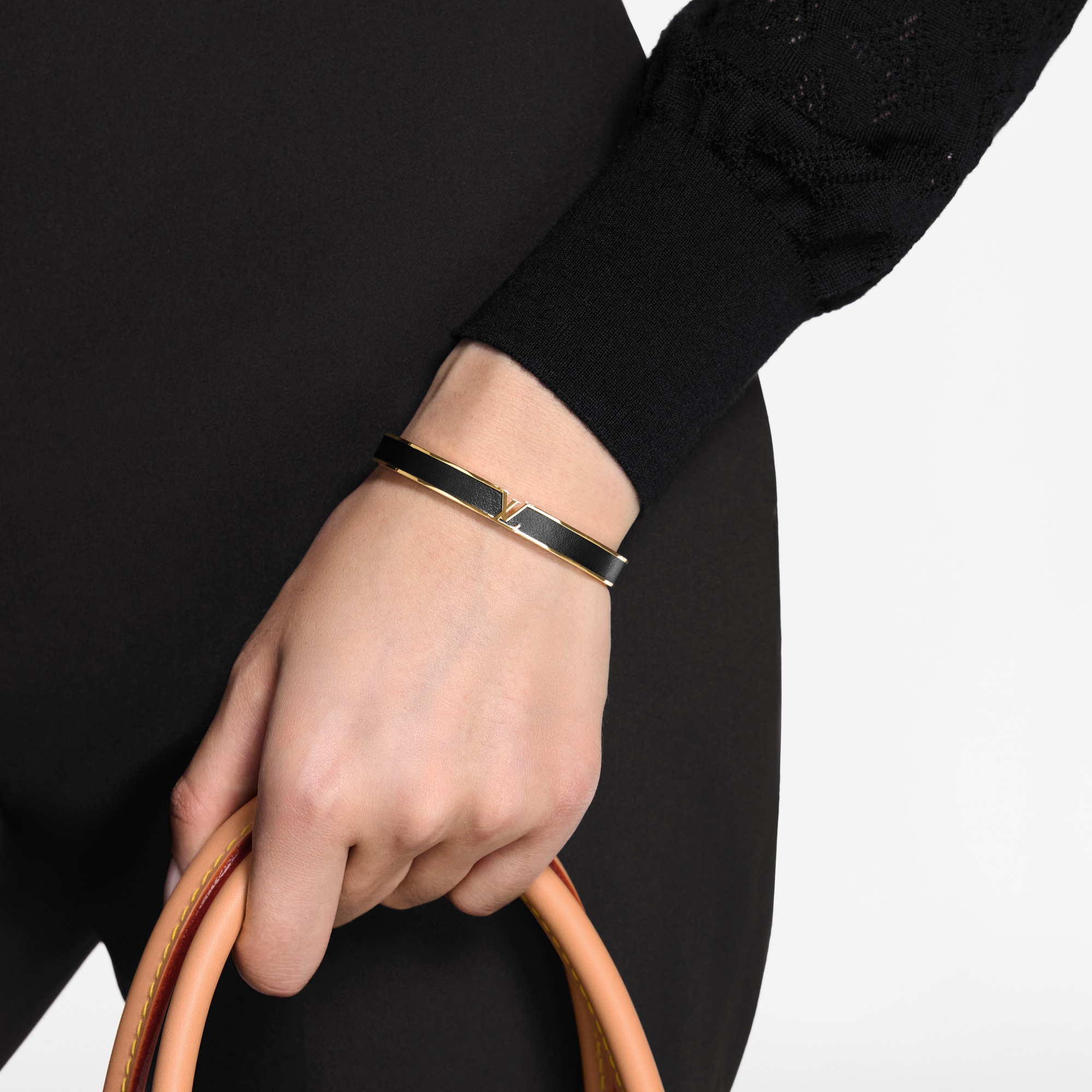 Women - LV Initials Bracelet S00 Women Fashion Jewellery All Fashion Jewellery | LOUIS VUITTON (Product zoom)