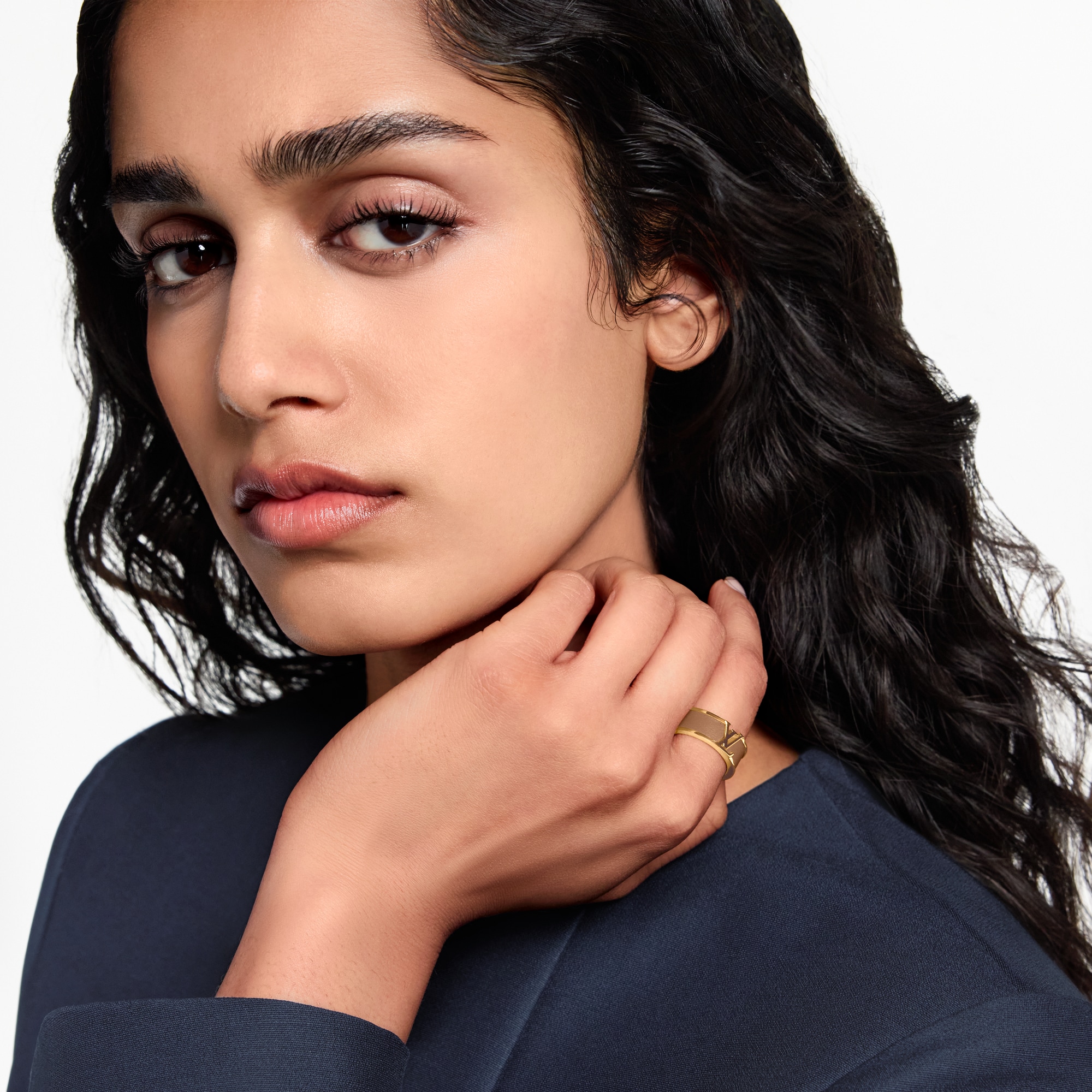 Women - LV Initials Ring S00 Women Fashion Jewellery Rings | LOUIS VUITTON (Product zoom)