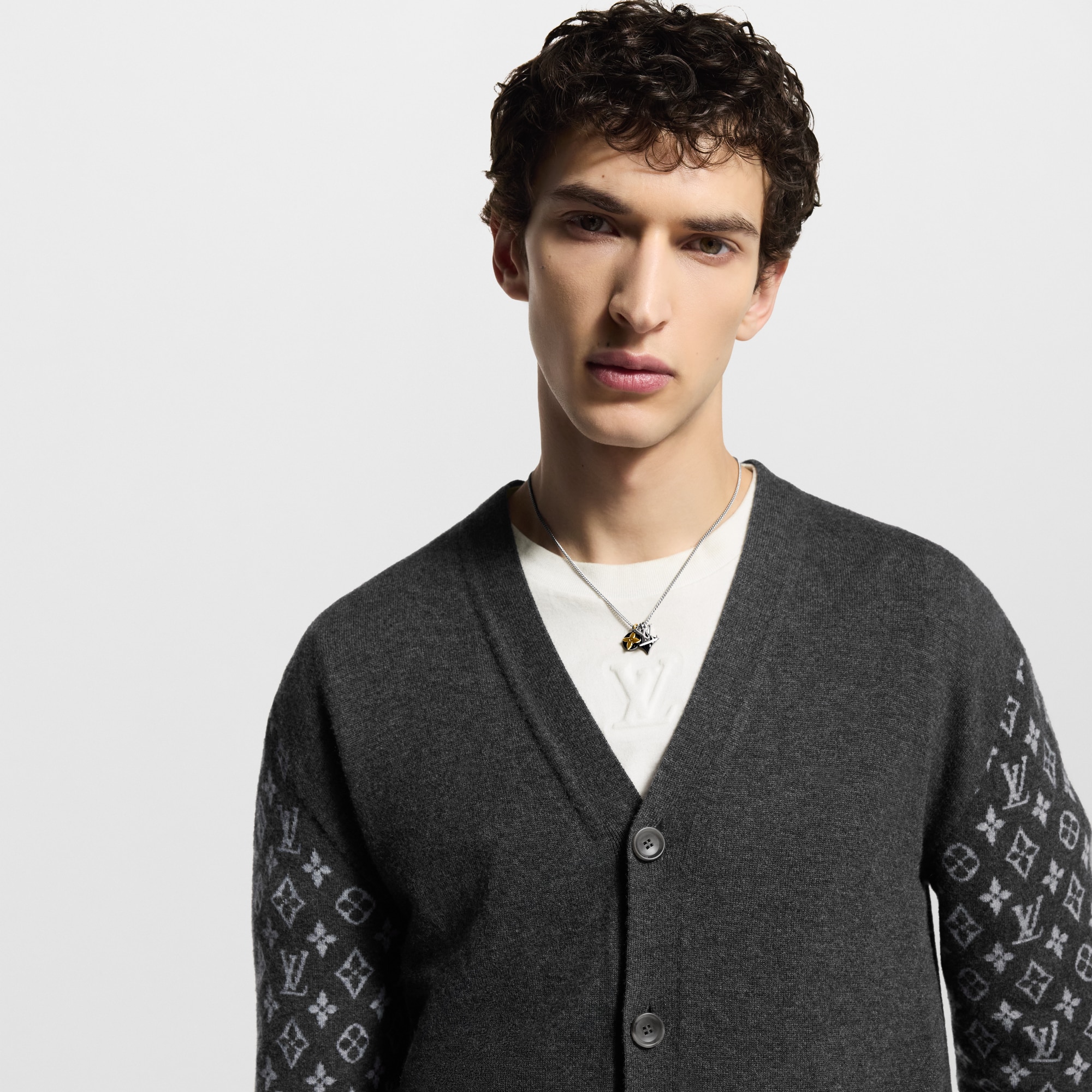 Men - LV Instinct Pendant S00 Men Fashion Jewellery All Fashion Jewellery | LOUIS VUITTON (Product zoom)