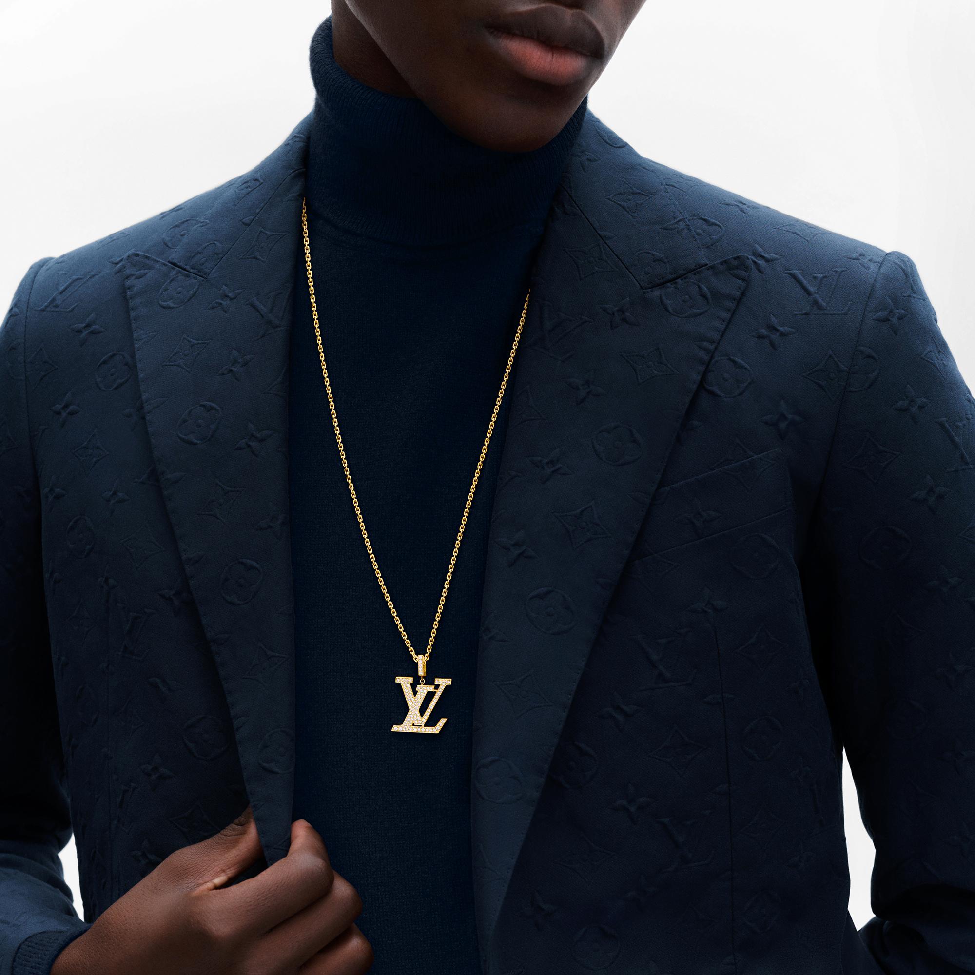 Jewellery - LV Large Pendant, Yellow Gold And Diamonds  Jewellery Categories Necklaces and Pendants | LOUIS VUITTON (Product zoom)