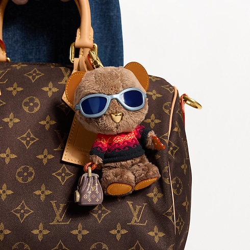 Men - LV Louis Bear Bag Charm S00 Men Accessories Bag Charms and Keyholders | LOUIS VUITTON (Product zoom)
