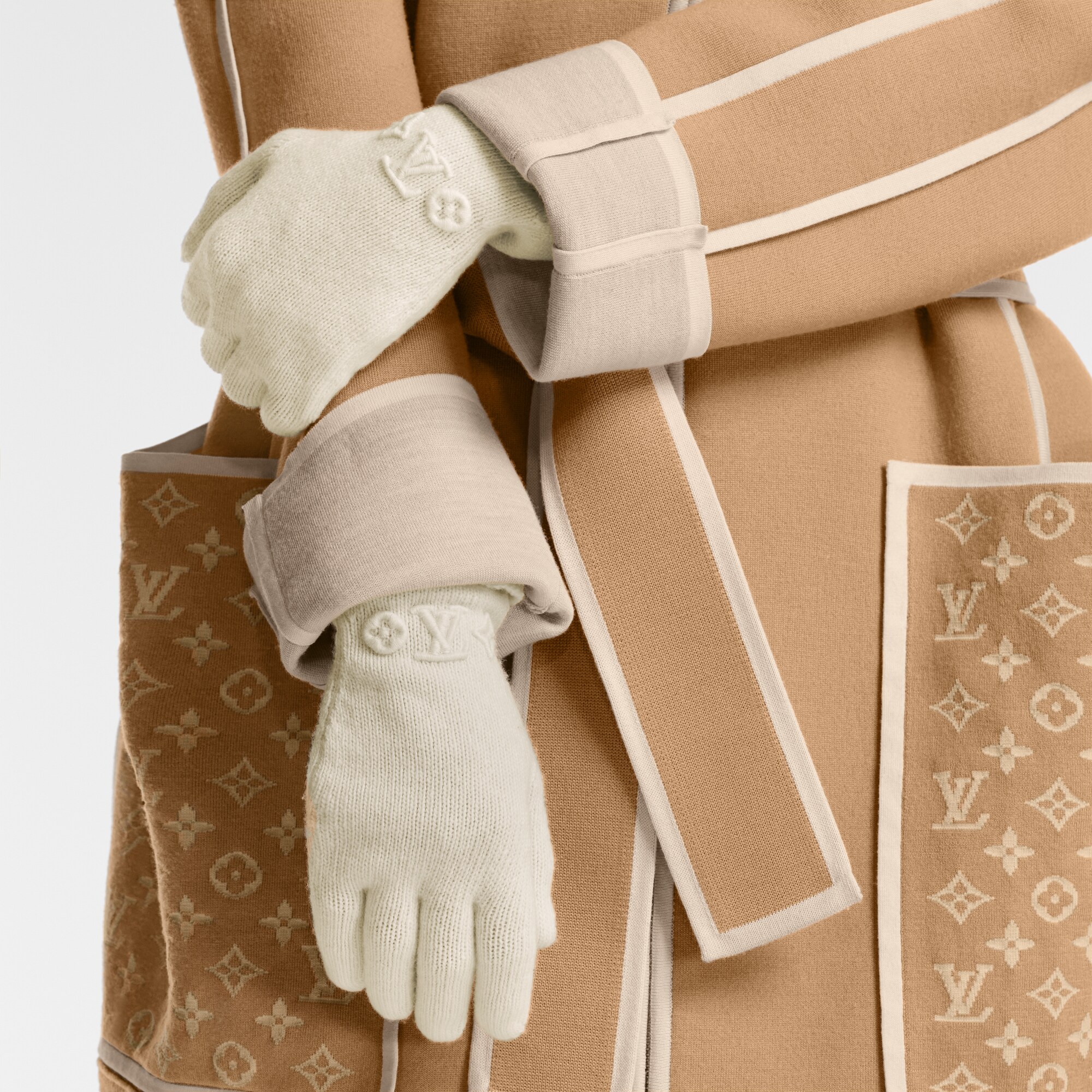 Women - LV Monogram 3D Gloves S00 Women Accessories Hats & Caps | LOUIS VUITTON (Product zoom)