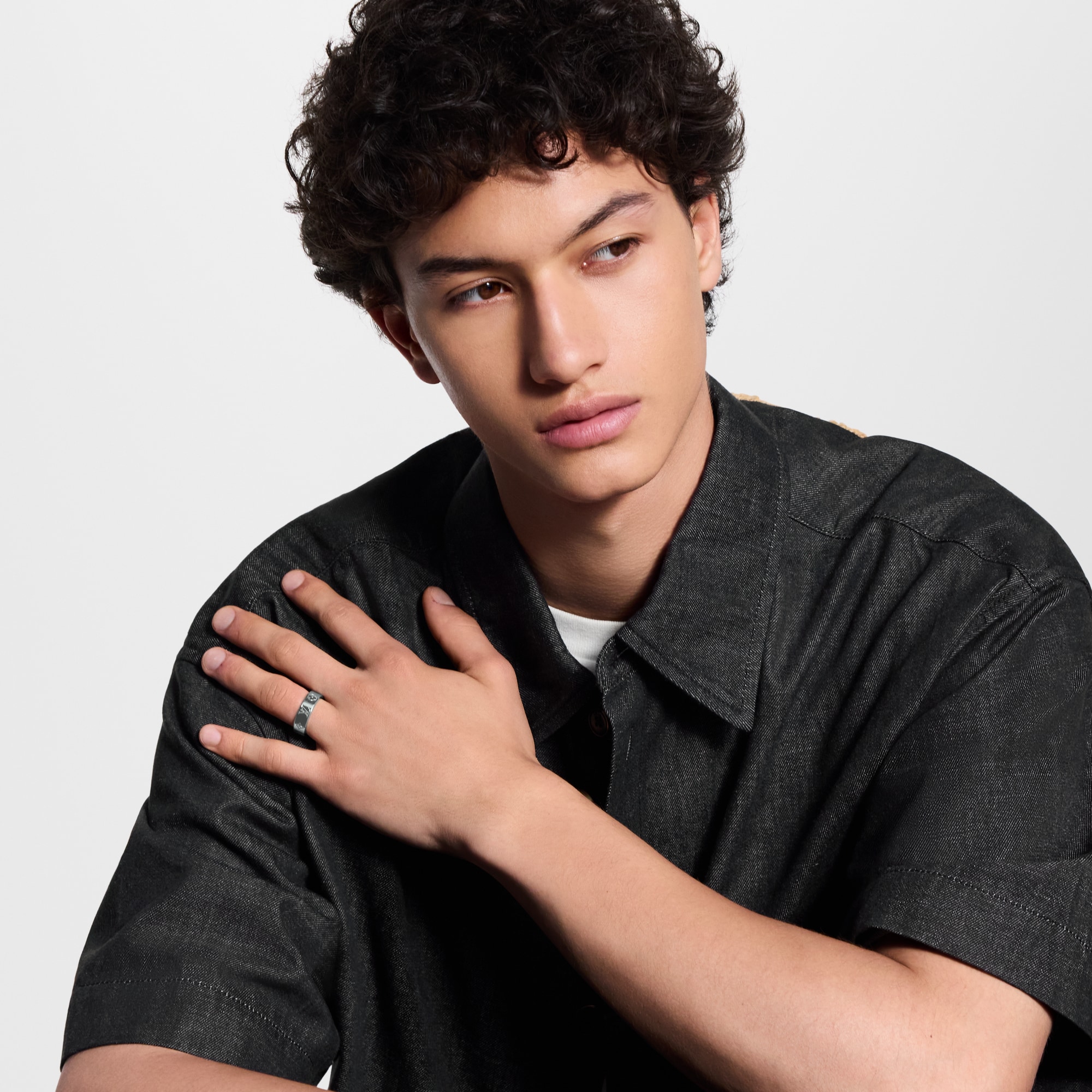 Men - LV Mosaic Thin Ring S00 Men Fashion Jewellery Rings | LOUIS VUITTON (Product zoom)