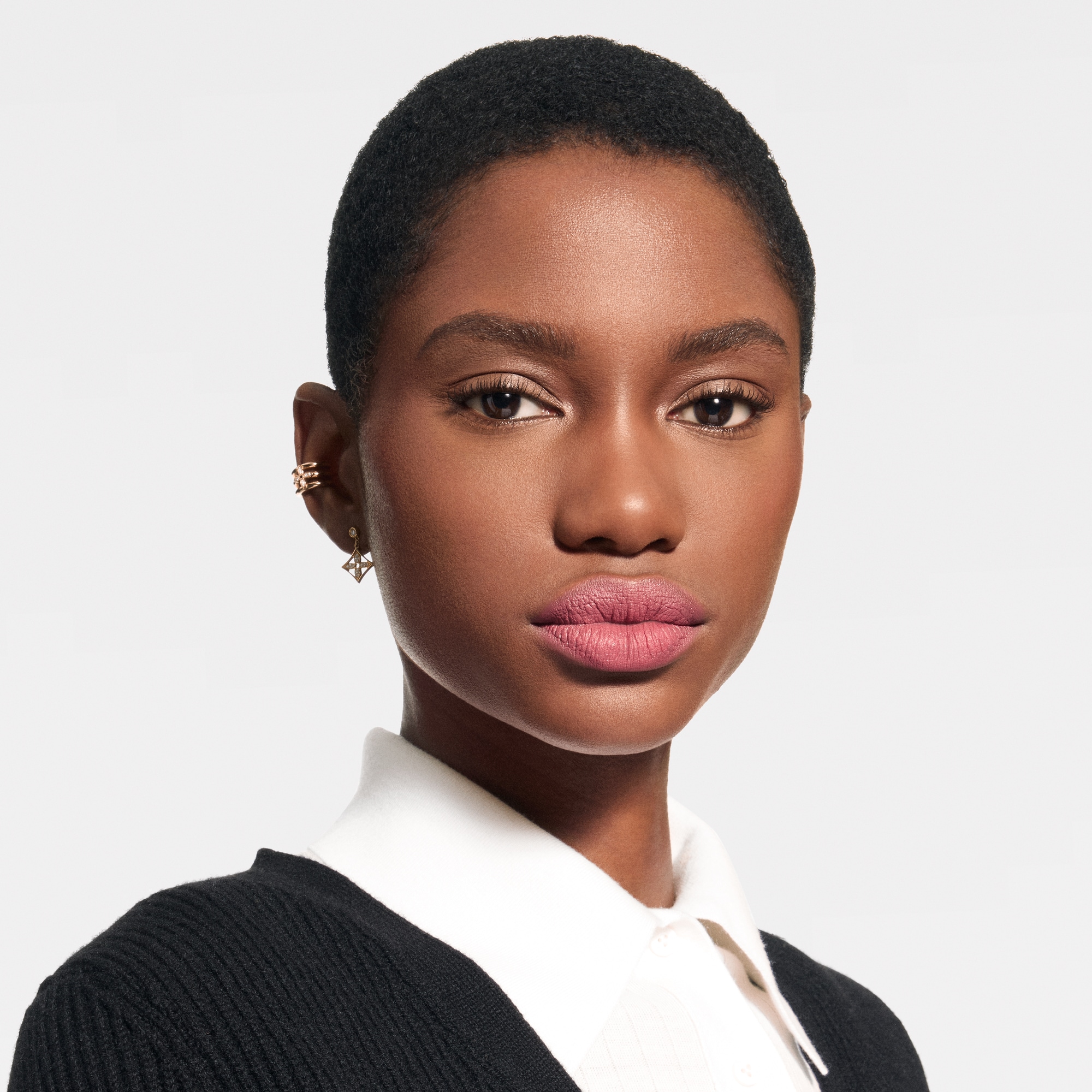 Perfumes and Beauty  - LV Rouge - Matte Lipstick  Perfumes and Beauty  Lips } | LOUIS VUITTON (Product zoom)