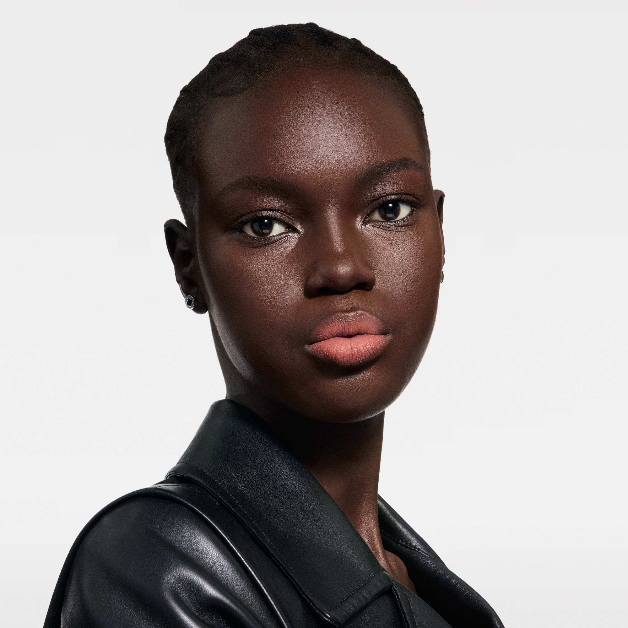 Perfumes and Beauty  - LV Rouge - Matte Lipstick  Perfumes and Beauty  Lips } | LOUIS VUITTON (Product zoom)