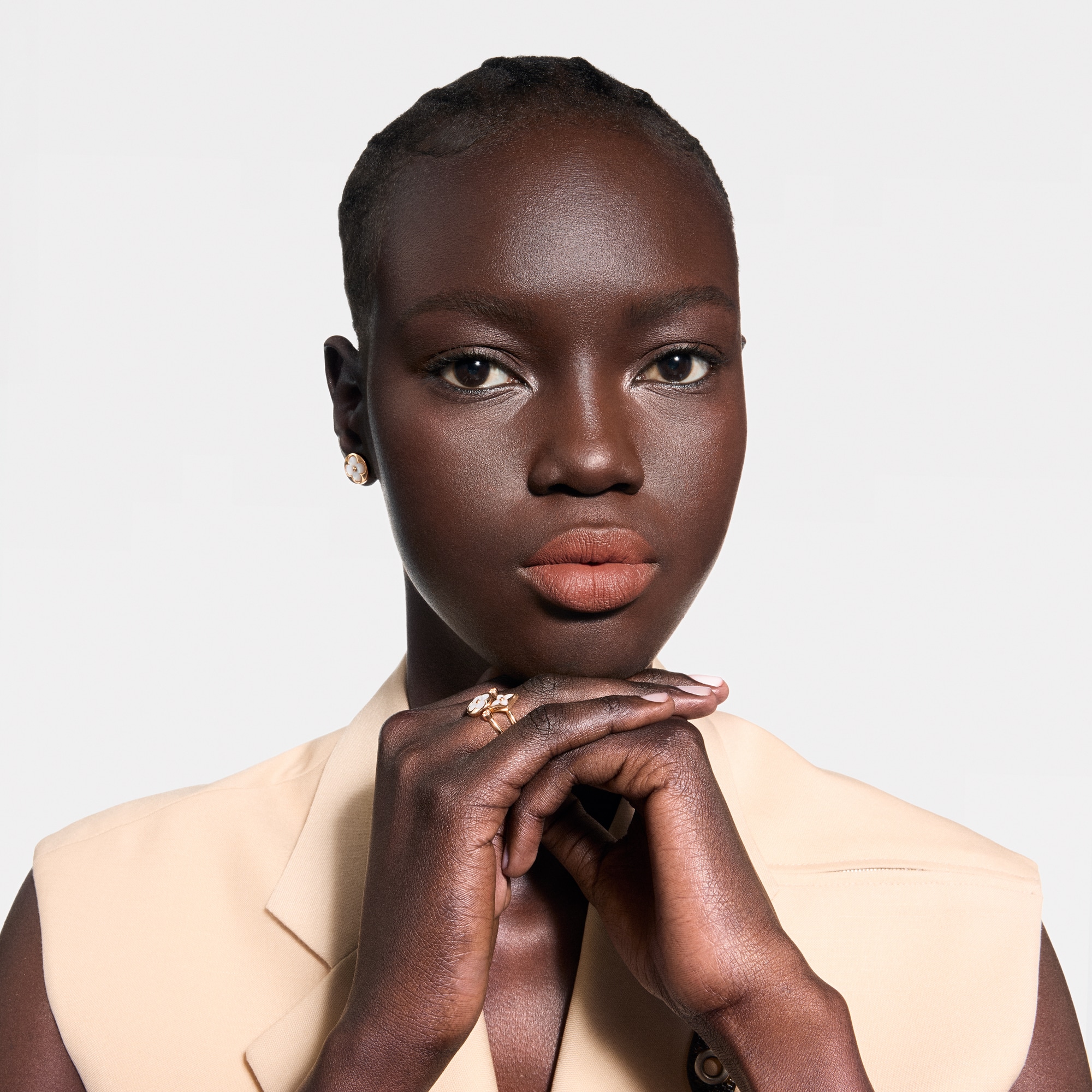 Perfumes and Beauty  - LV Rouge - Matte Lipstick  Perfumes and Beauty  Lips } | LOUIS VUITTON (Product zoom)