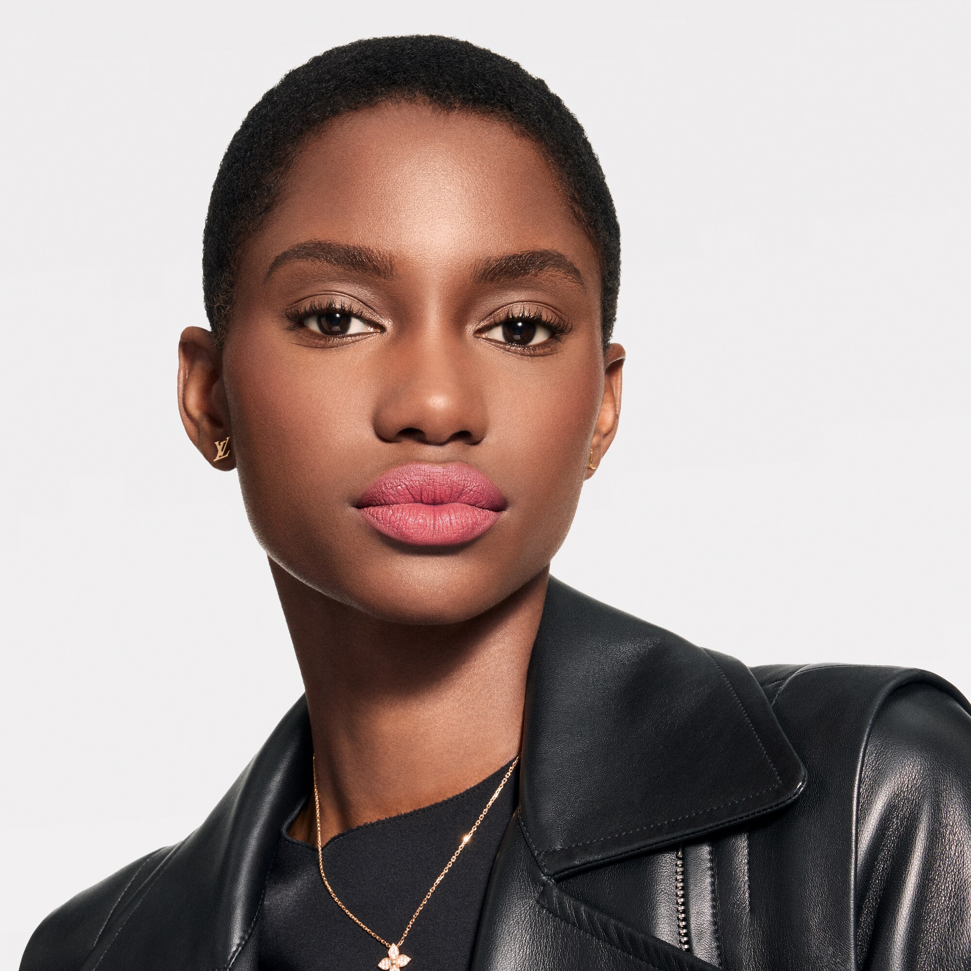 Perfumes and Beauty  - LV Rouge - Matte Lipstick Refill  Perfumes and Beauty  Lips } | LOUIS VUITTON (Product zoom)