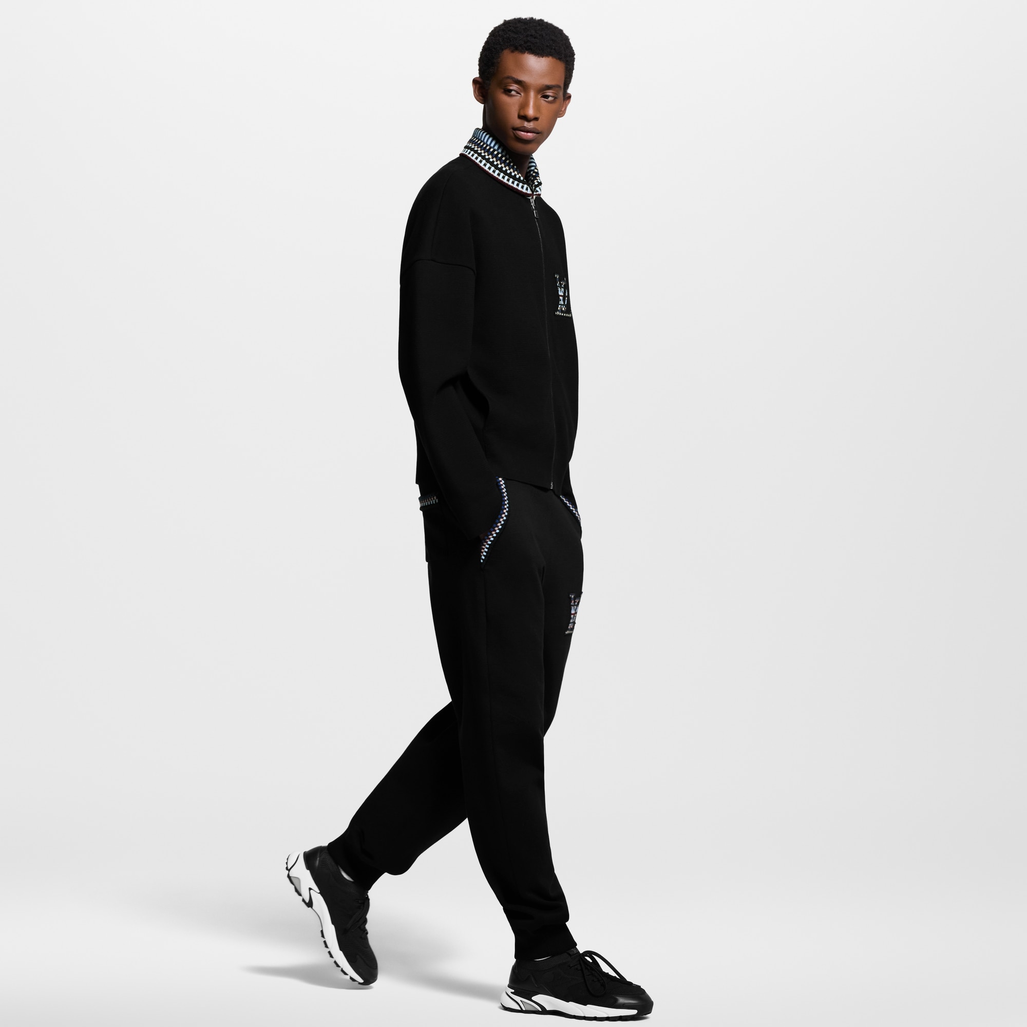 Men - LV Runner Tatic Trainers  Men Shoes Trainers | LOUIS VUITTON (Product zoom)