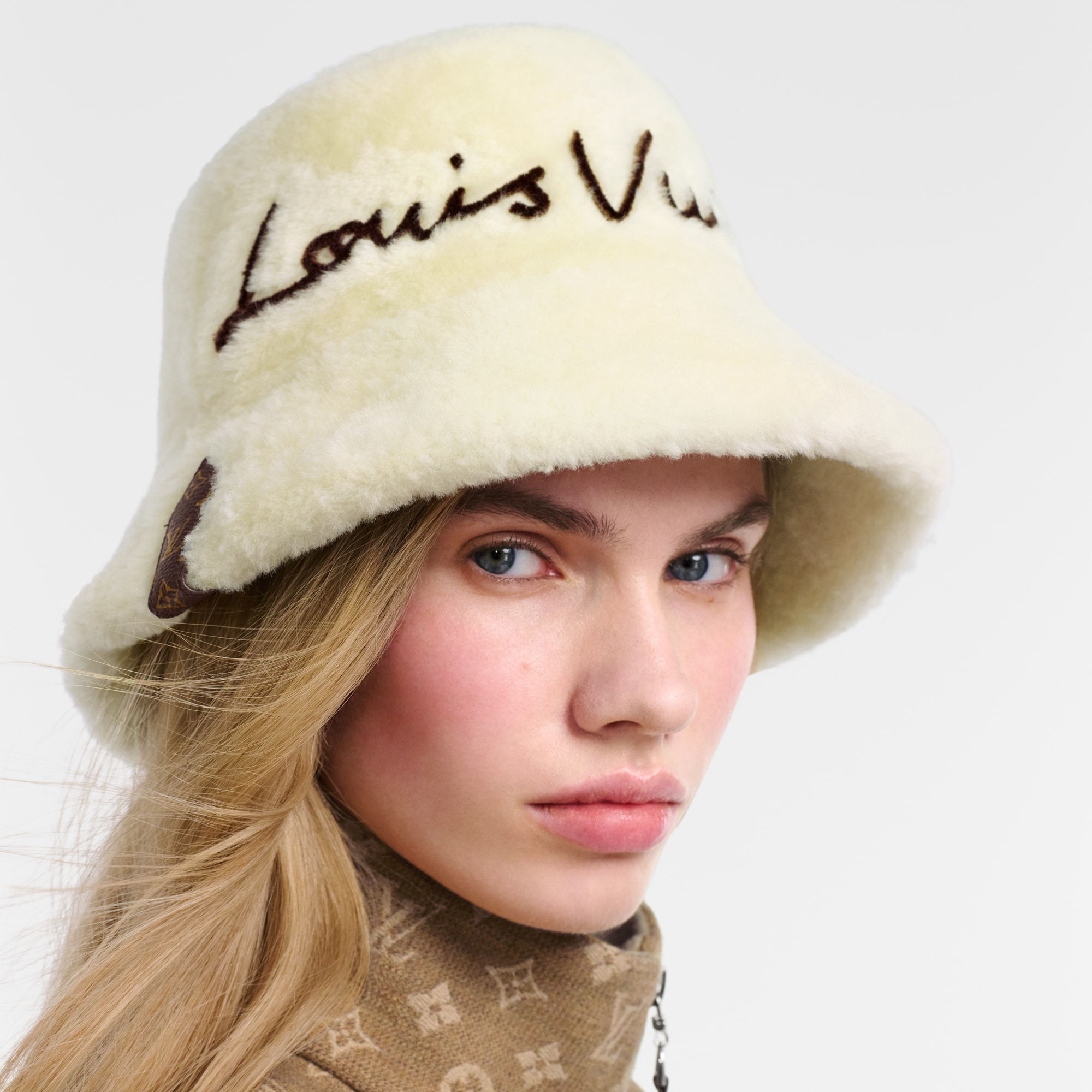 Women - LV Script Cloud Bob S00 Women Accessories Hats & Caps | LOUIS VUITTON (Product zoom)