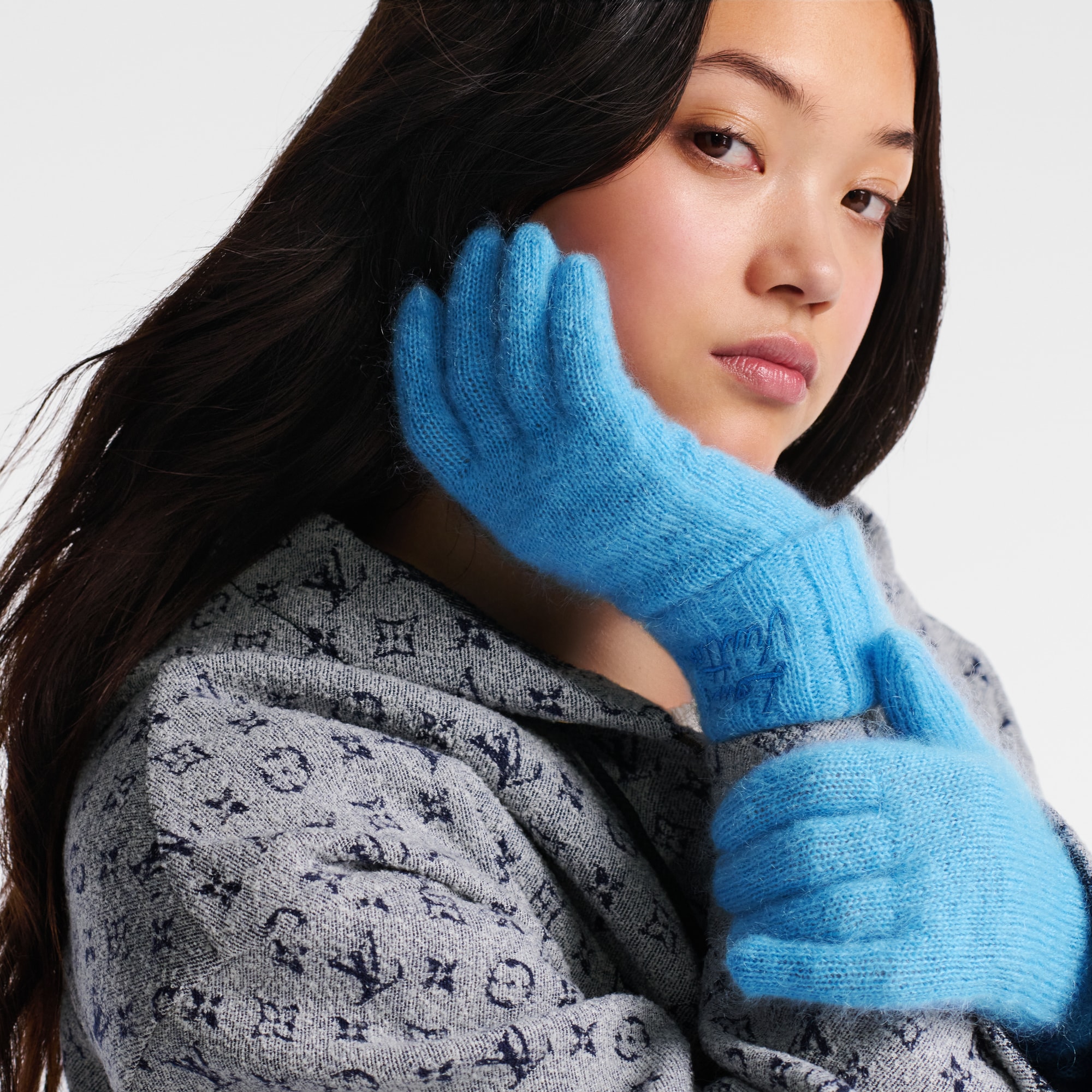 Women - LV Script Gloves S00 Women Accessories Hats & Caps | LOUIS VUITTON (Product zoom)