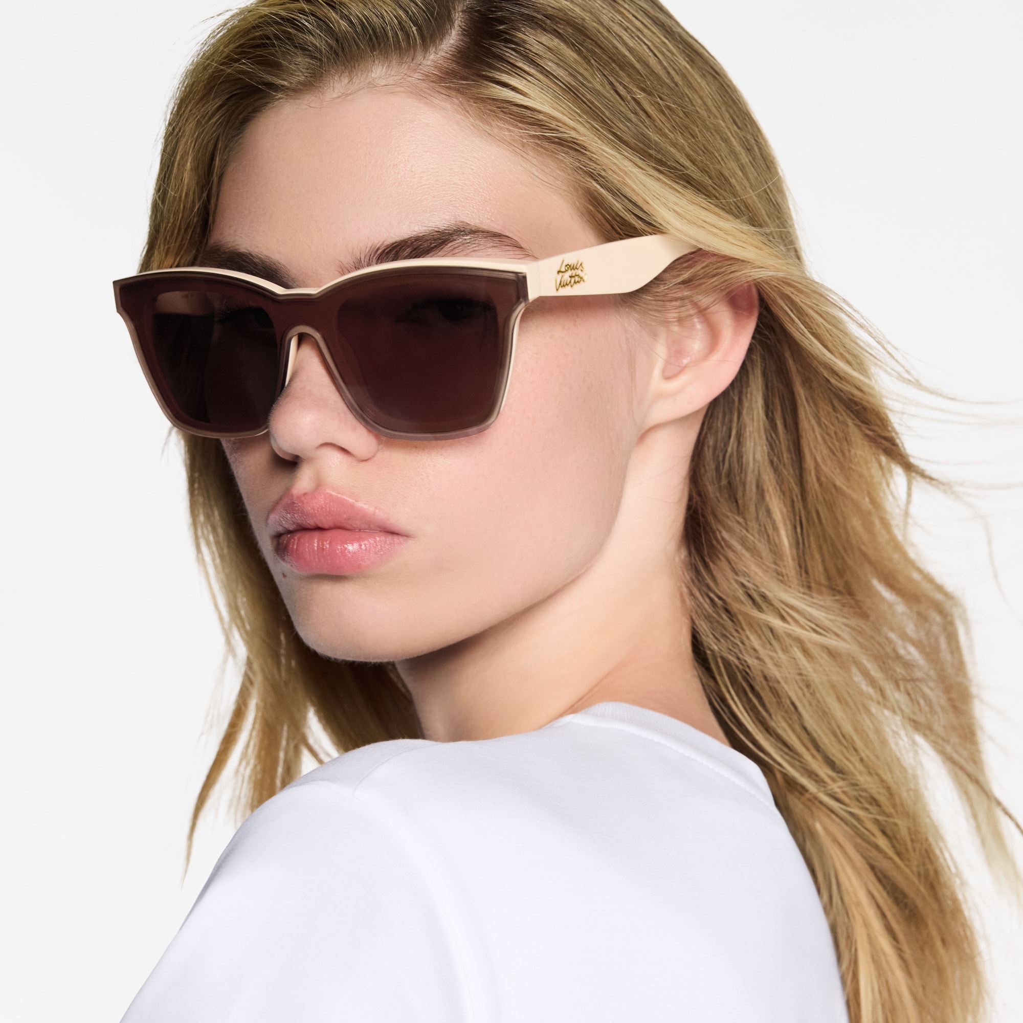 Women - LV Script Square Sunglasses S00 Women Accessories Sunglasses | LOUIS VUITTON (Product zoom)