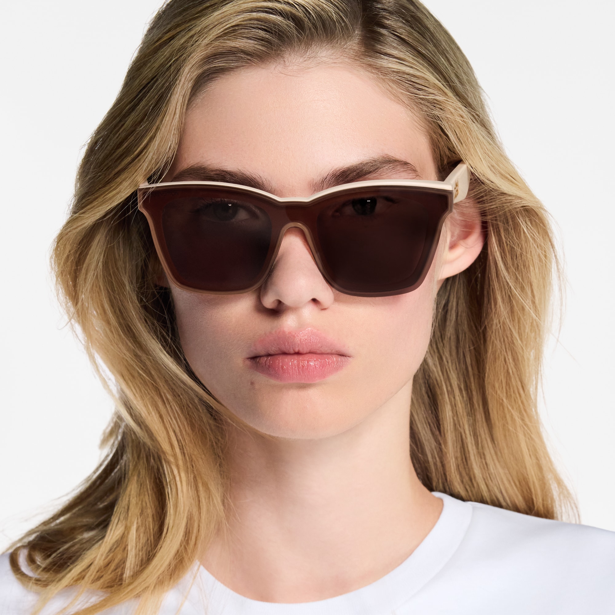 Women - LV Script Square Sunglasses S00 Women Accessories Sunglasses | LOUIS VUITTON (Product zoom)