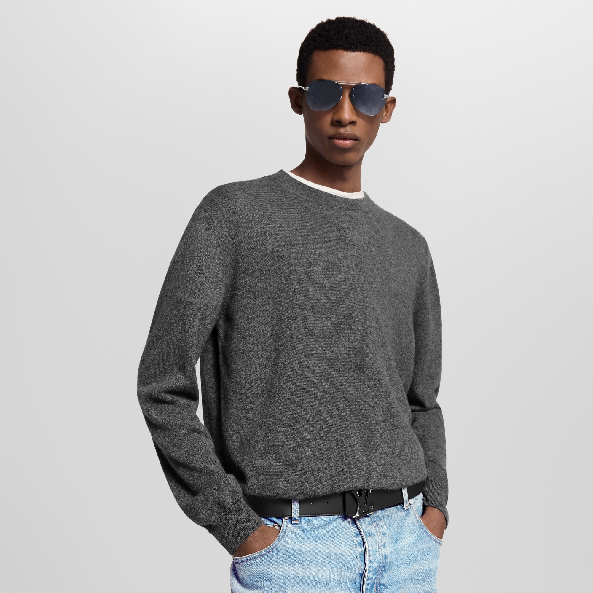 Men - LV Shake 40MM Reversible Belt Monogram Eclipse Canvas Men Accessories Belts | LOUIS VUITTON (Product zoom)