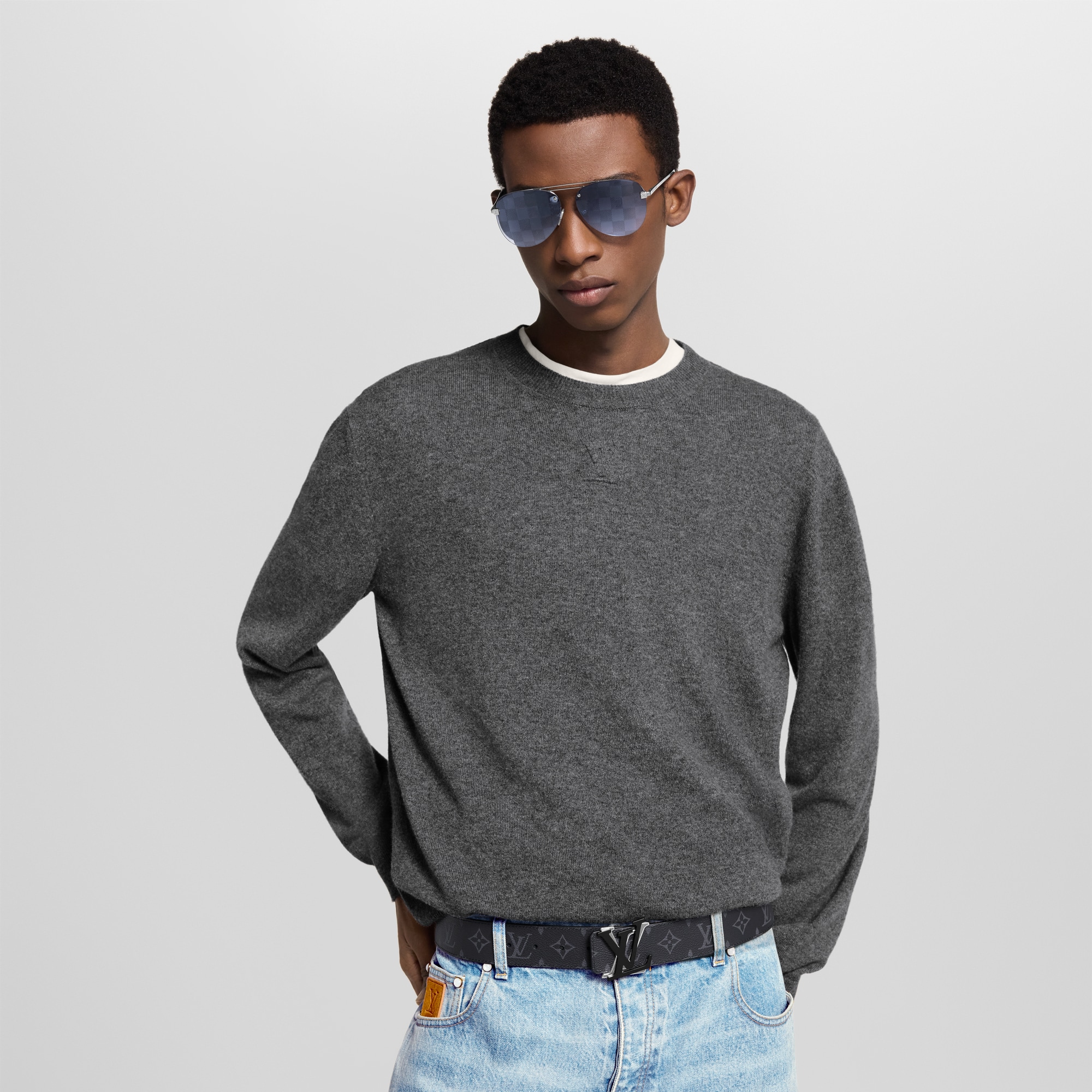 Men - LV Shake 40MM Reversible Belt Monogram Eclipse Canvas Men Accessories Belts | LOUIS VUITTON (Product zoom)