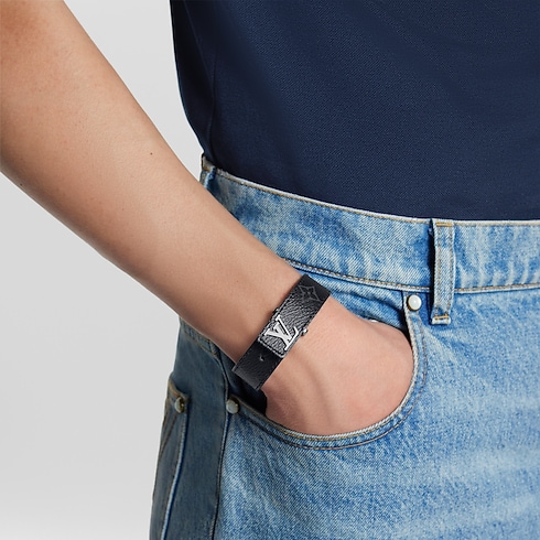 New - LV Slim Bracelet Monogram Eclipse Canvas New Ramadan Ramadan Selection for Him | LOUIS VUITTON (Product zoom)