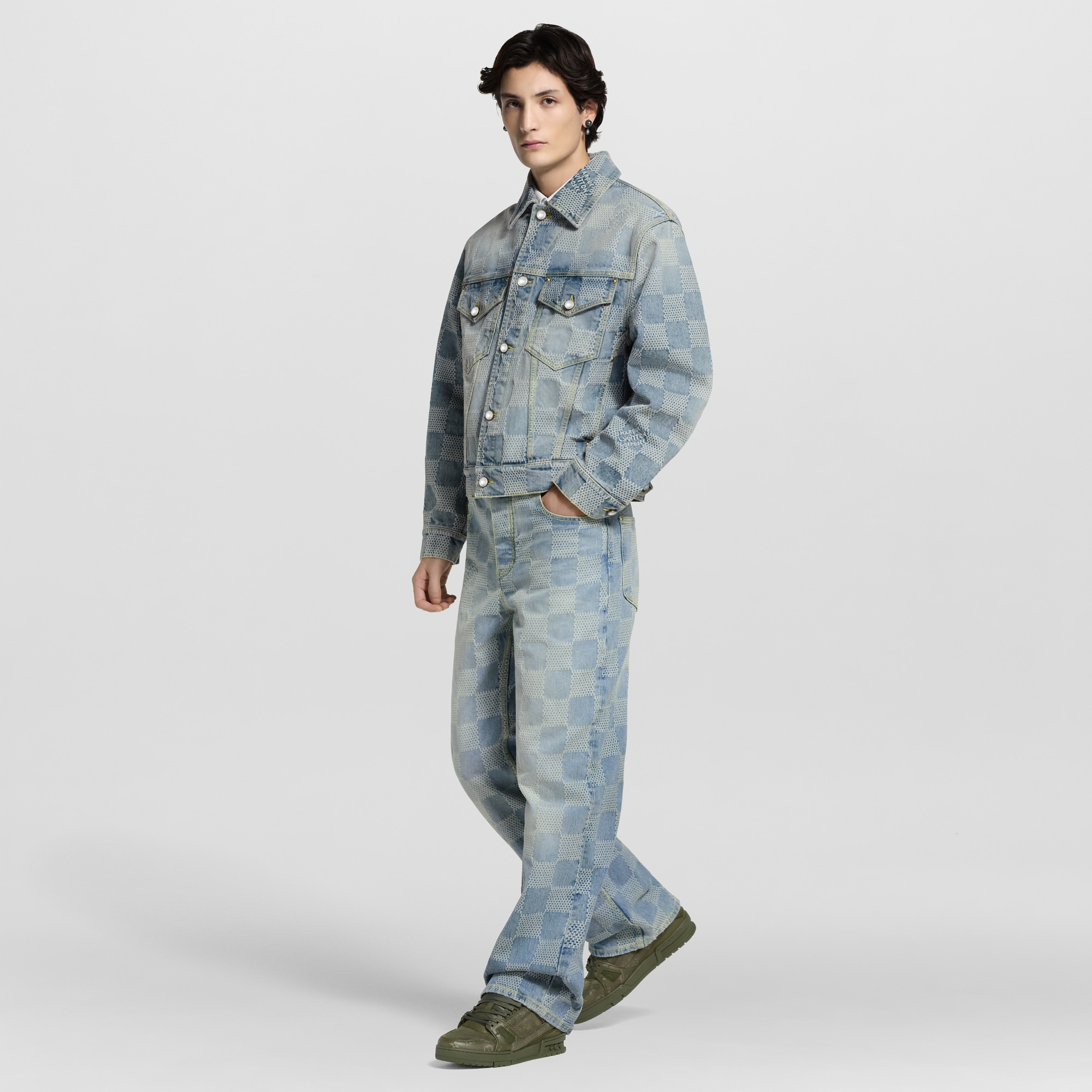 Men - LV Trainer  Men Shoes Trainers | LOUIS VUITTON (Product zoom)