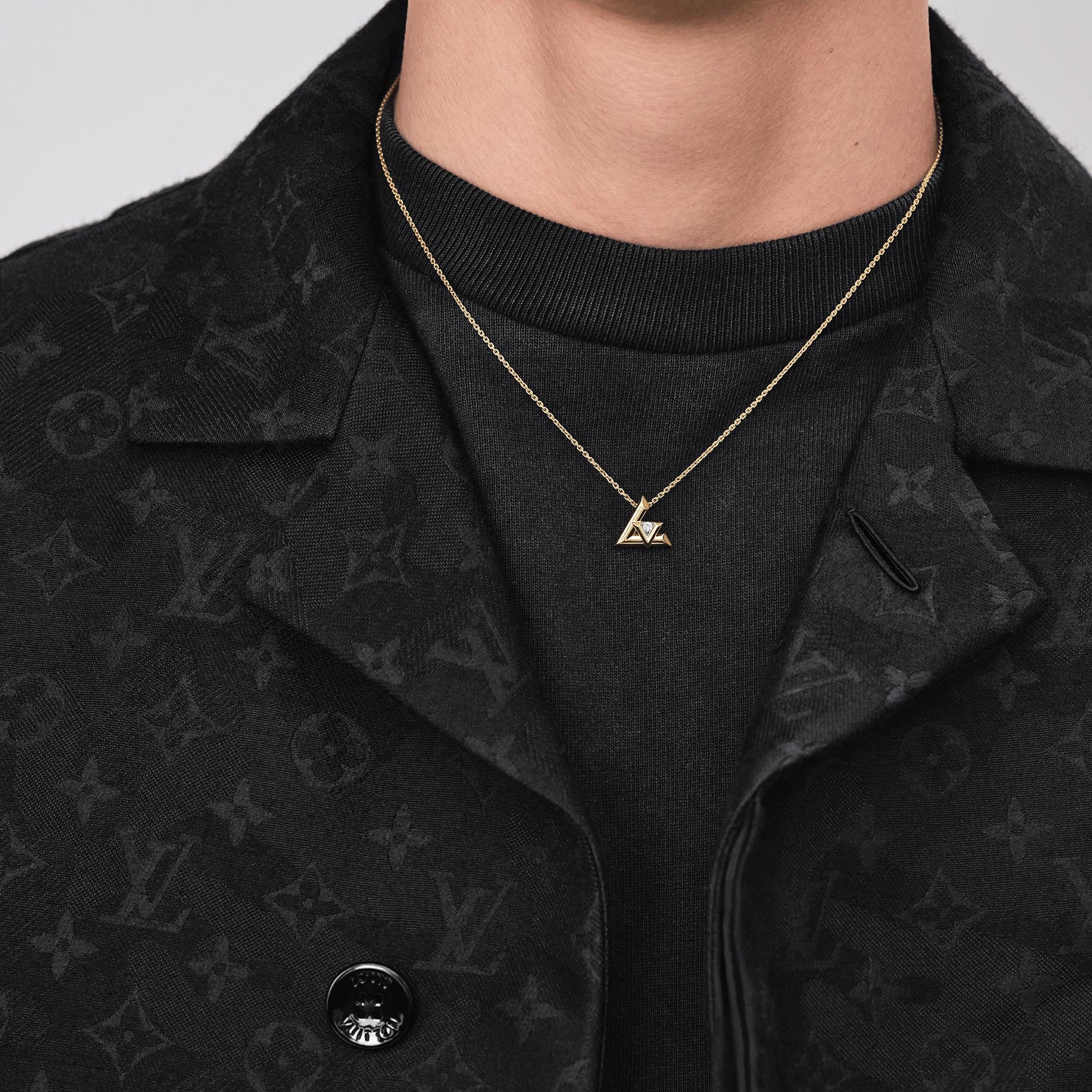Jewellery - LV Volt One Small Pendant, Yellow Gold And Diamond  Jewellery Categories All Fine Jewellery | LOUIS VUITTON (Product zoom)