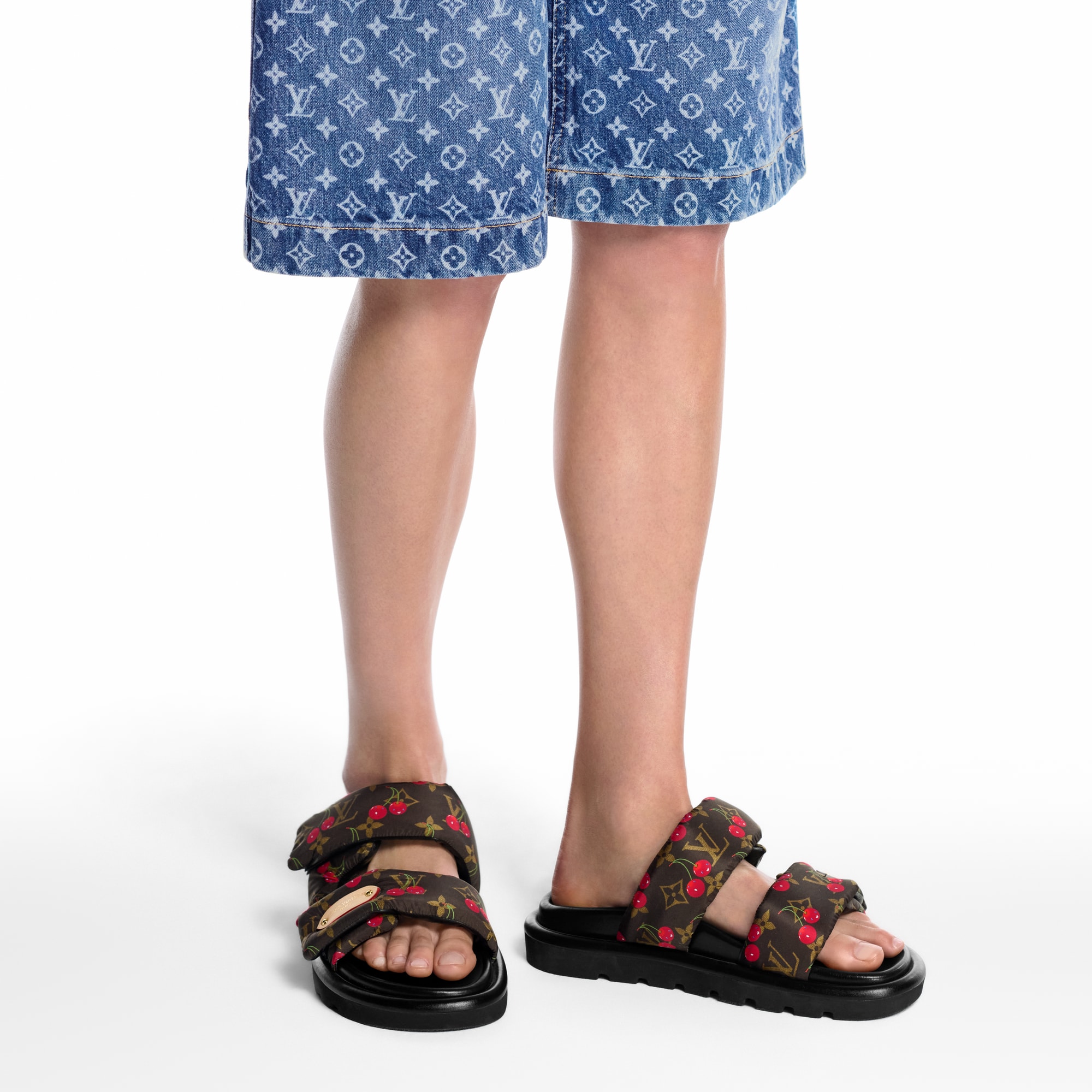 Women - LV x TM Pool Pillow Flat Comfort Mules  Women Shoes Mules and Slides | LOUIS VUITTON (Product zoom)