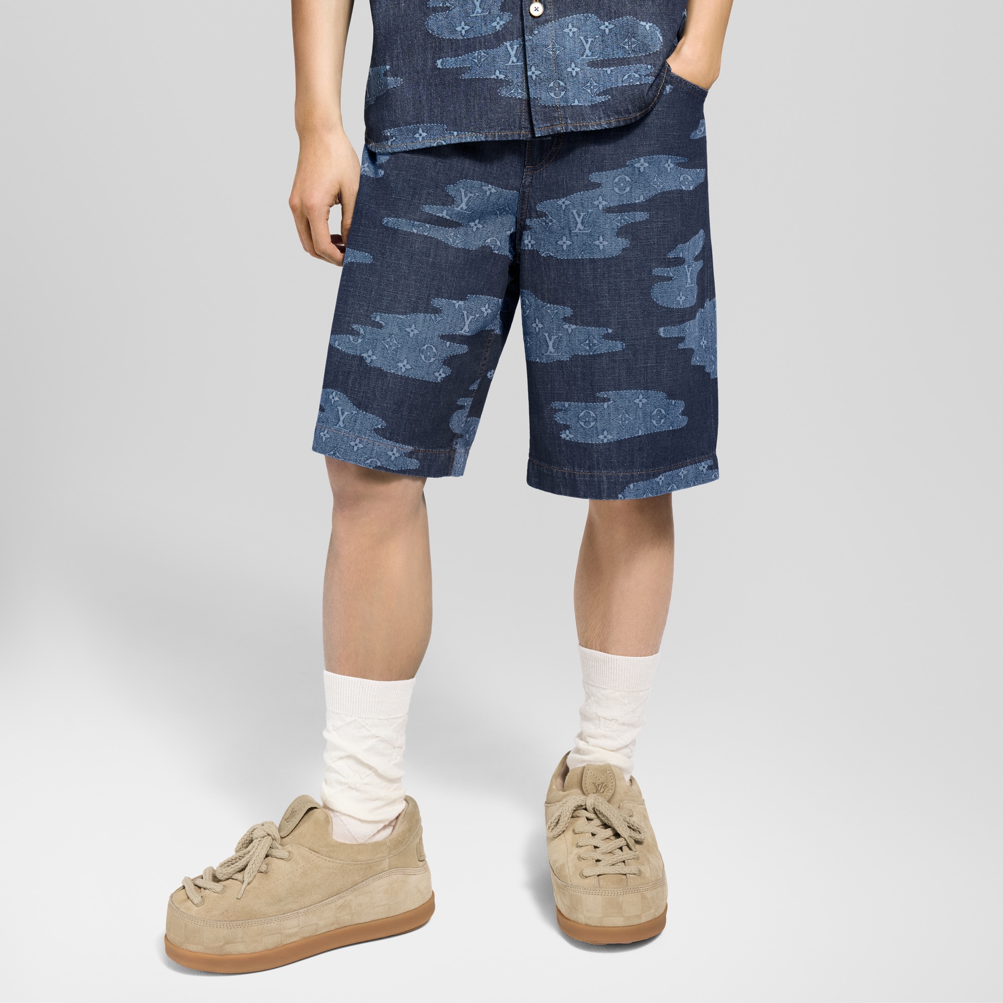 Men - Monogram Chambray Shorts  Men Ready-to-Wear Denim Collection | LOUIS VUITTON (Product zoom)