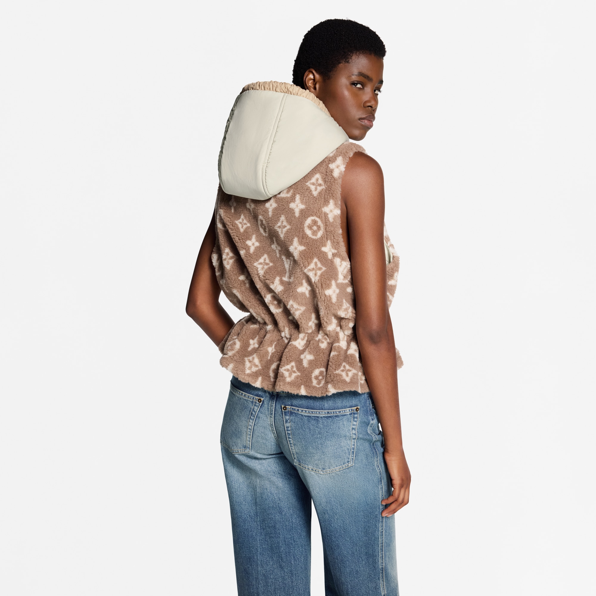 Women - Monogram Fleece Gilet  Women Ready-to-Wear Coats and Jackets | LOUIS VUITTON (Product zoom)