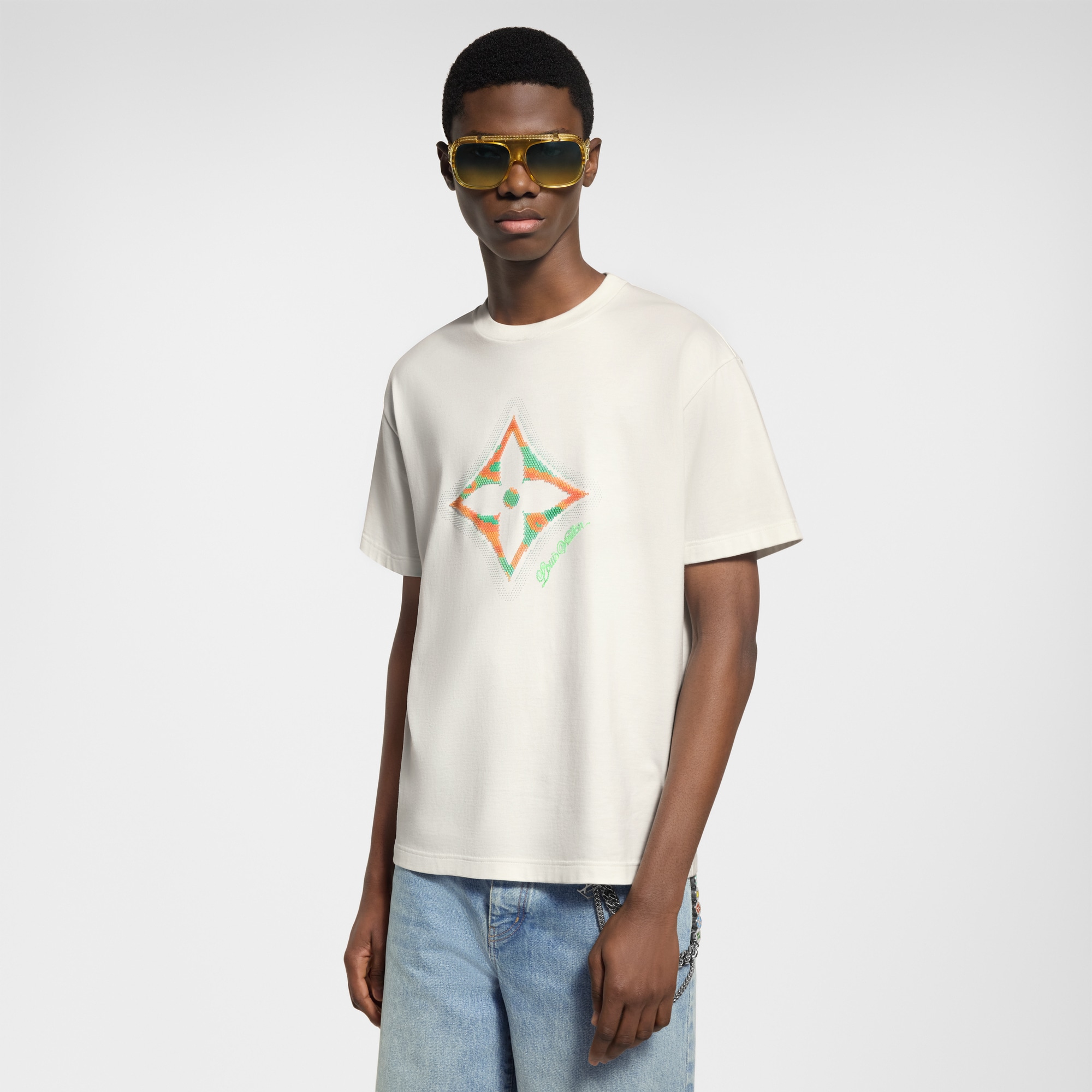 Men - Monogram Flower 3D Gradient Print T-Shirt  Men Ready-to-Wear T-Shirts and Polos | LOUIS VUITTON (Product zoom)