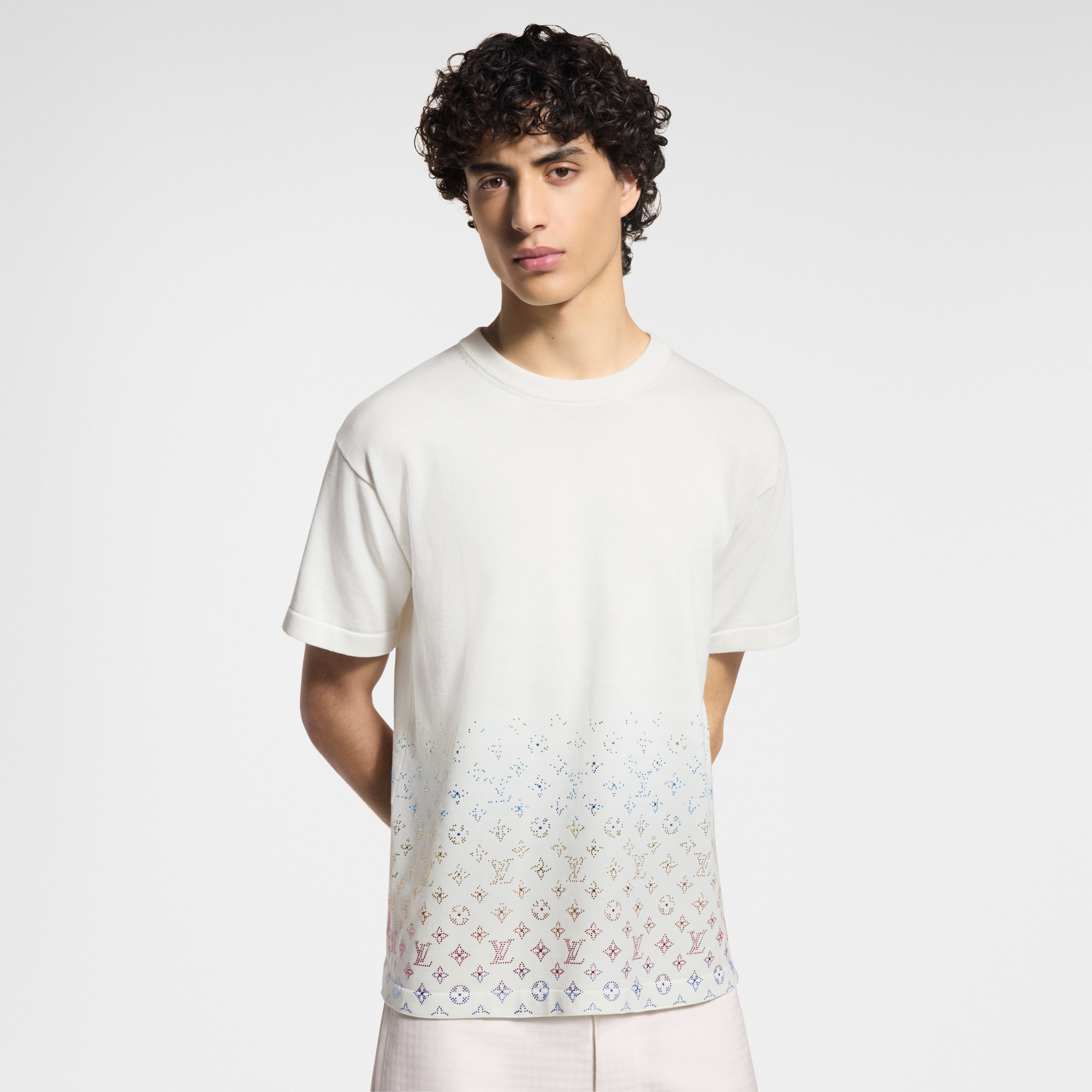 Men - Monogram Gradient Embellished Short-Sleeved Crewneck  Men Ready-to-Wear Knitwear and Sweatshirts | LOUIS VUITTON (Product zoom)