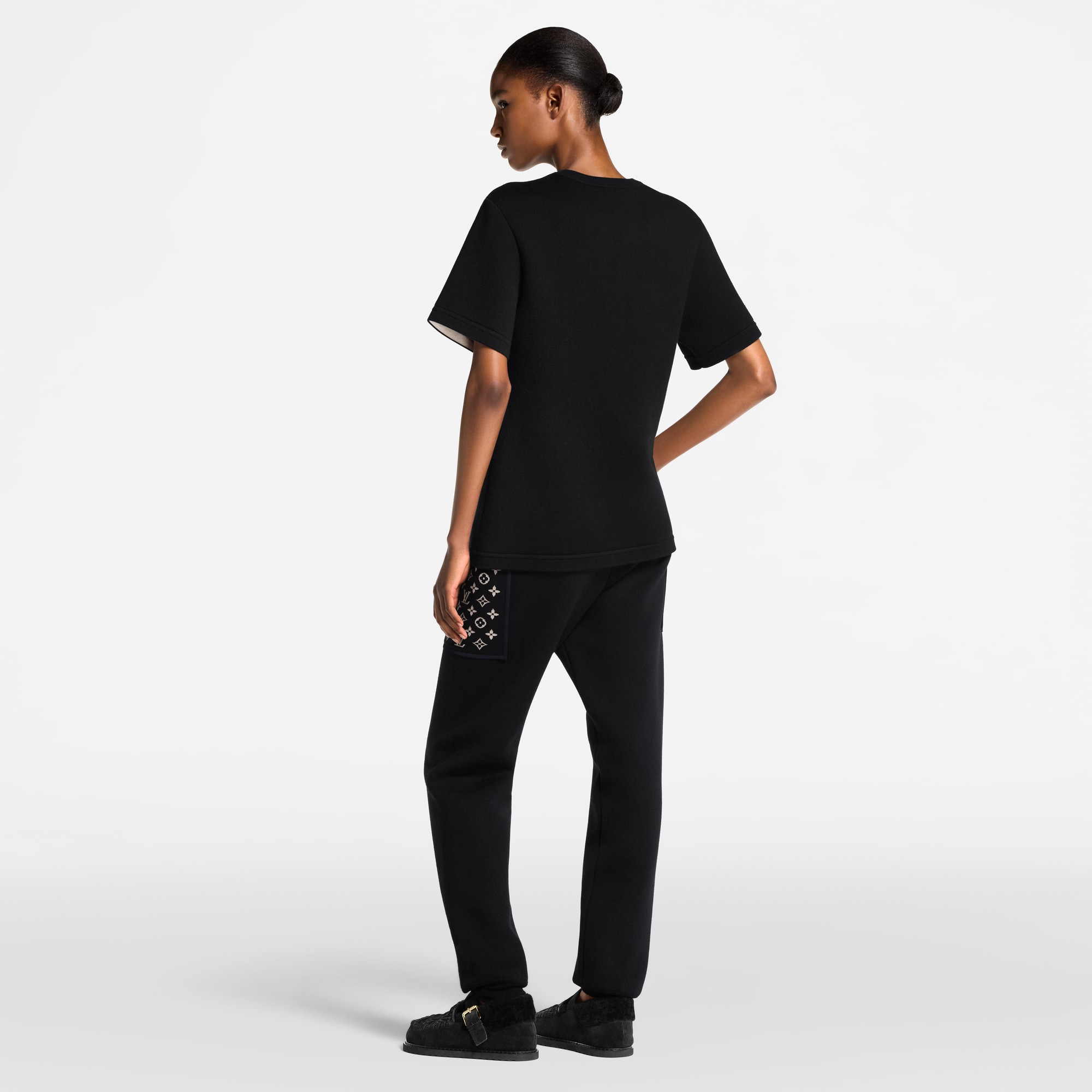 Women - Monogram Pocket T-Shirt  Women Ready-to-Wear Tops | LOUIS VUITTON (Product zoom)