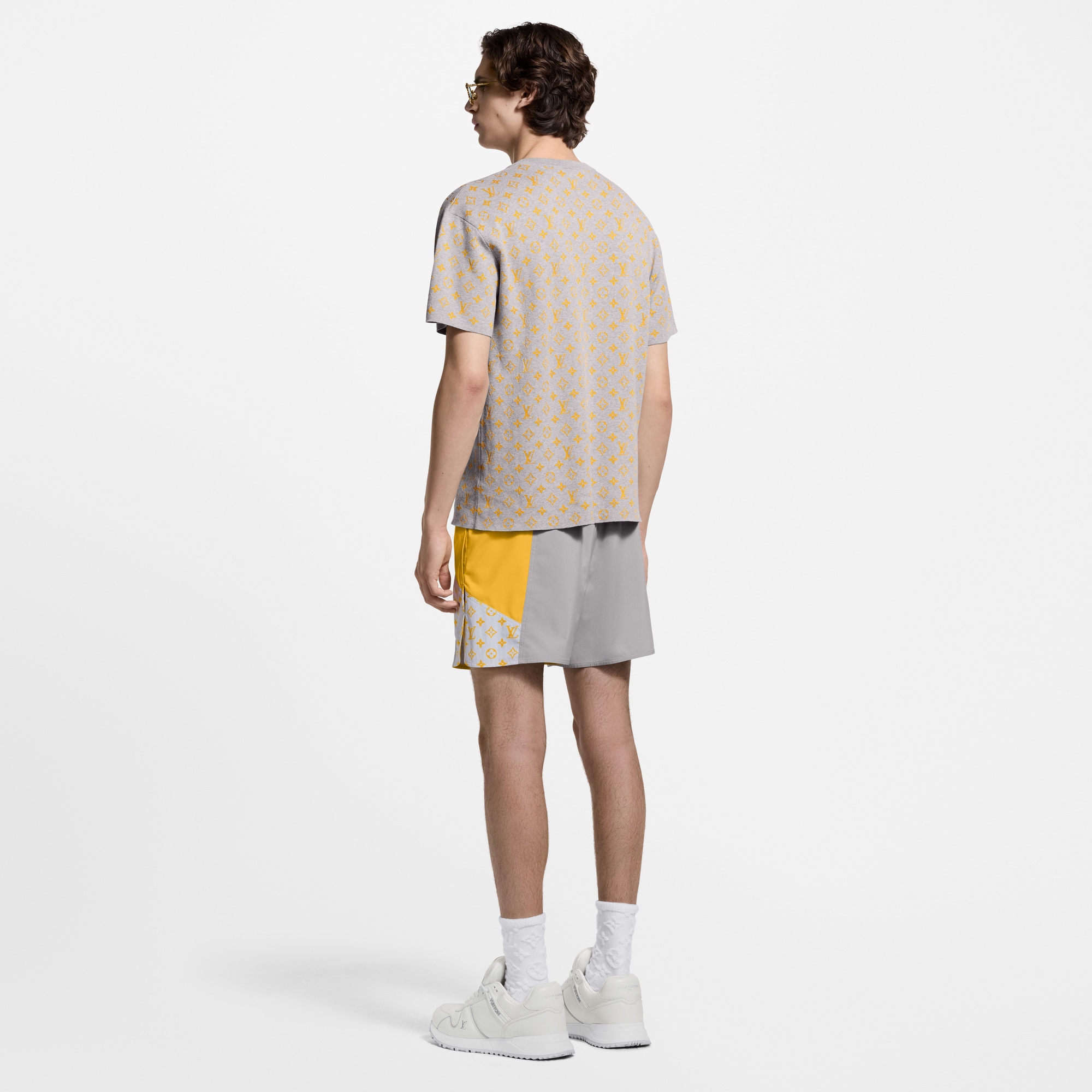 Men - Monogram Short-Sleeved Crewneck  Men Ready-to-Wear Knitwear and Sweatshirts | LOUIS VUITTON (Product zoom)