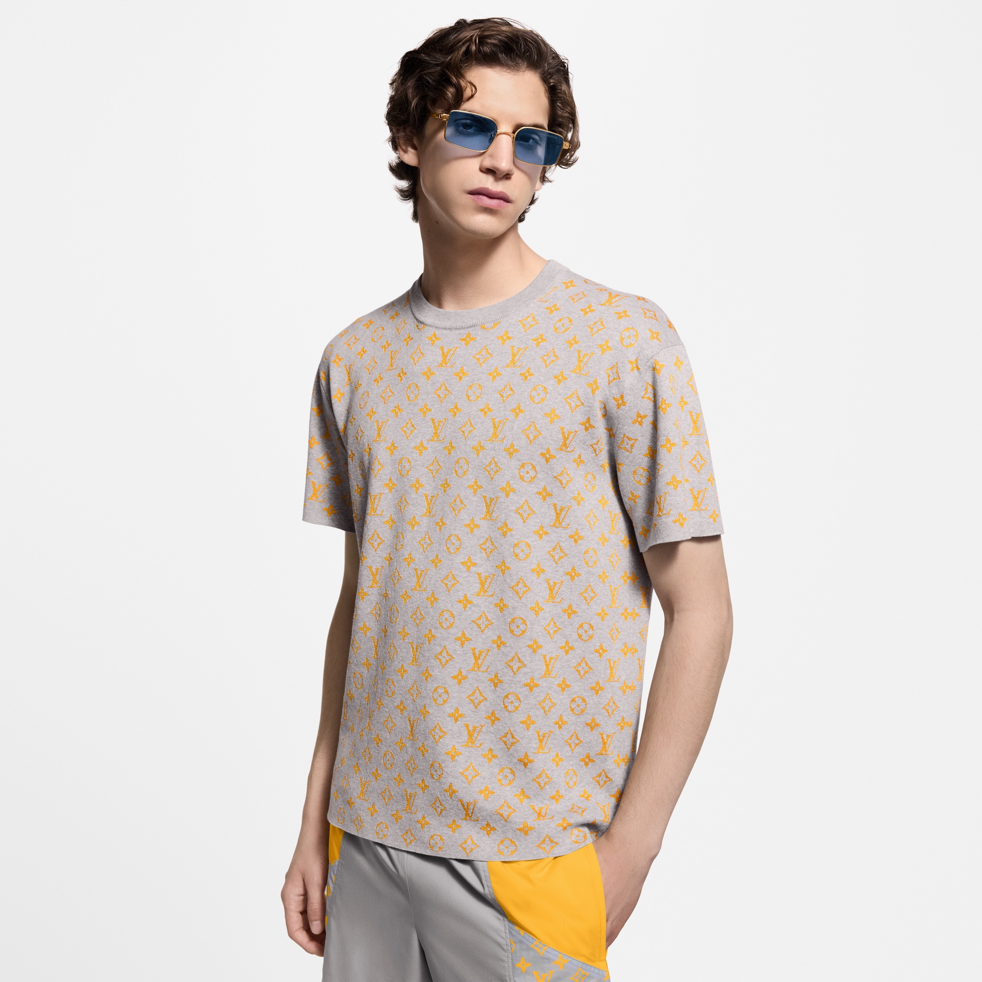 Men - Monogram Short-Sleeved Crewneck  Men Ready-to-Wear Knitwear and Sweatshirts | LOUIS VUITTON (Product zoom)
