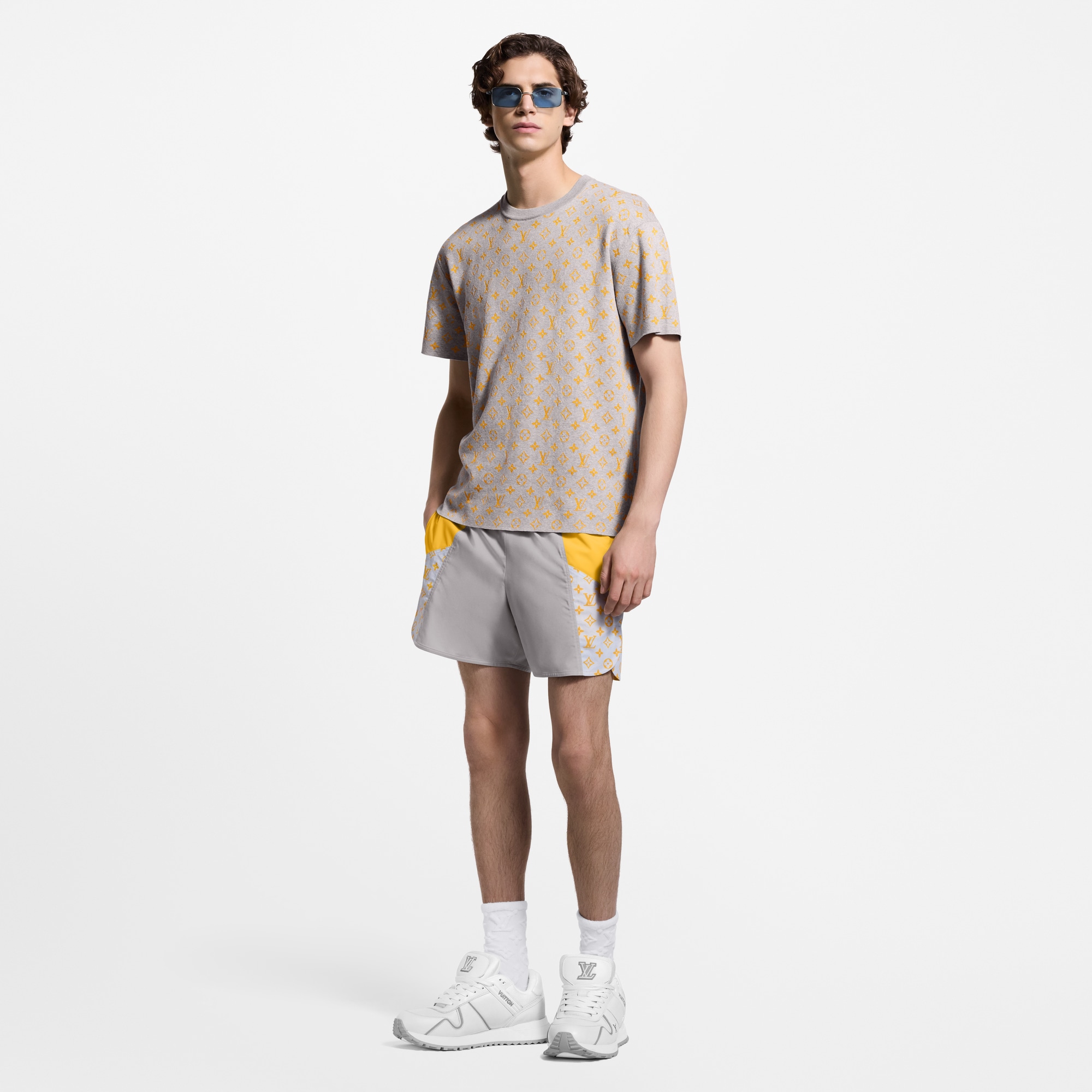 Men - Monogram Short-Sleeved Crewneck  Men Ready-to-Wear Knitwear and Sweatshirts | LOUIS VUITTON (Product zoom)