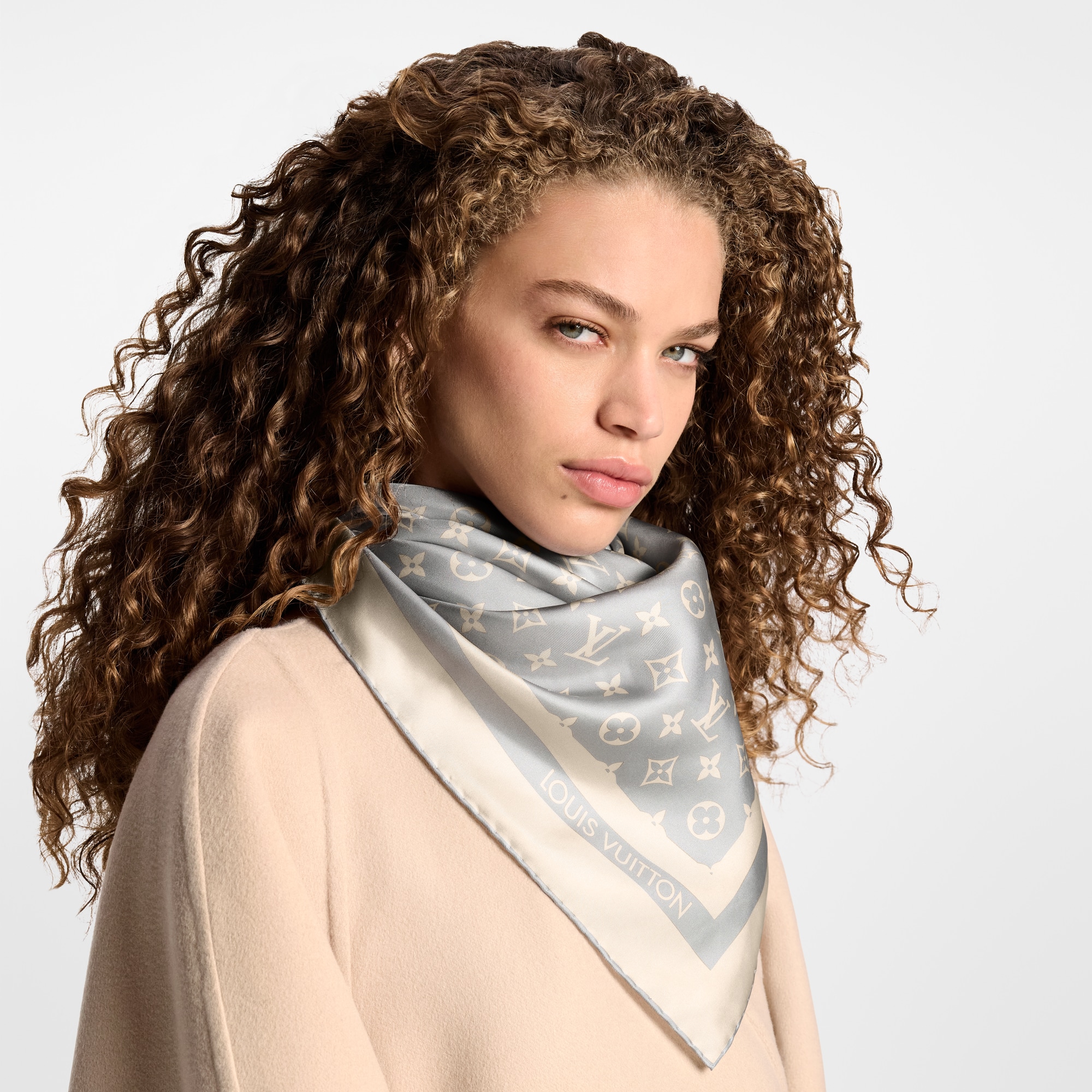 Women - Monogram Silhouette Square 90 S00 Women Accessories Silk Squares and Bandeaux | LOUIS VUITTON (Product zoom)