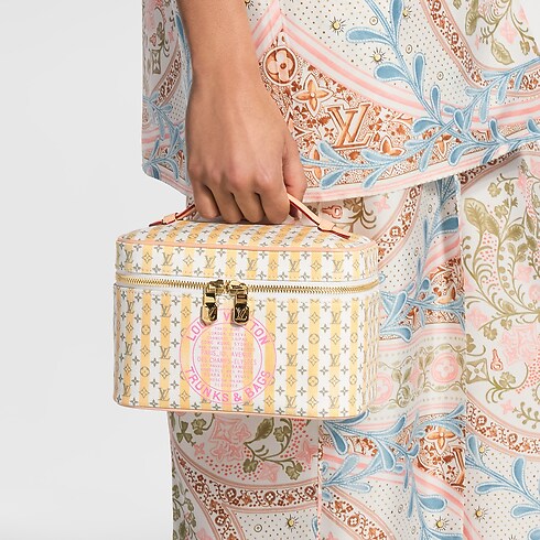 Trunks, Travel and Home - Nice Mini Vanity Case Other Monogram Canvas Trunks, Travel and Home Travel Bags and Rolling Luggage Travel Accessories | LOUIS VUITTON (Product zoom)