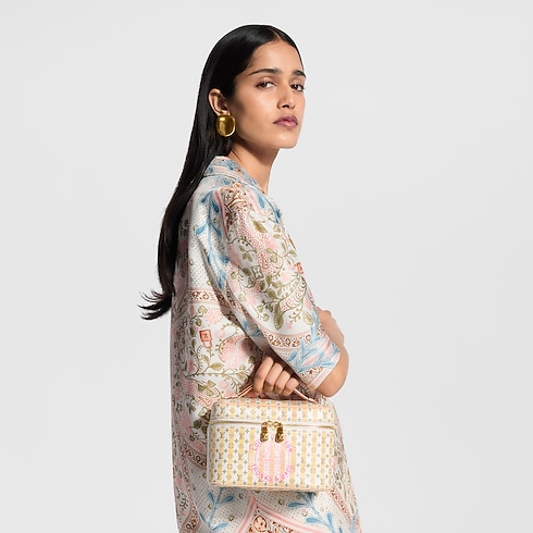 Trunks, Travel and Home - Nice Mini Vanity Case Other Monogram Canvas Trunks, Travel and Home Travel Bags and Rolling Luggage Travel Accessories | LOUIS VUITTON (Product zoom)