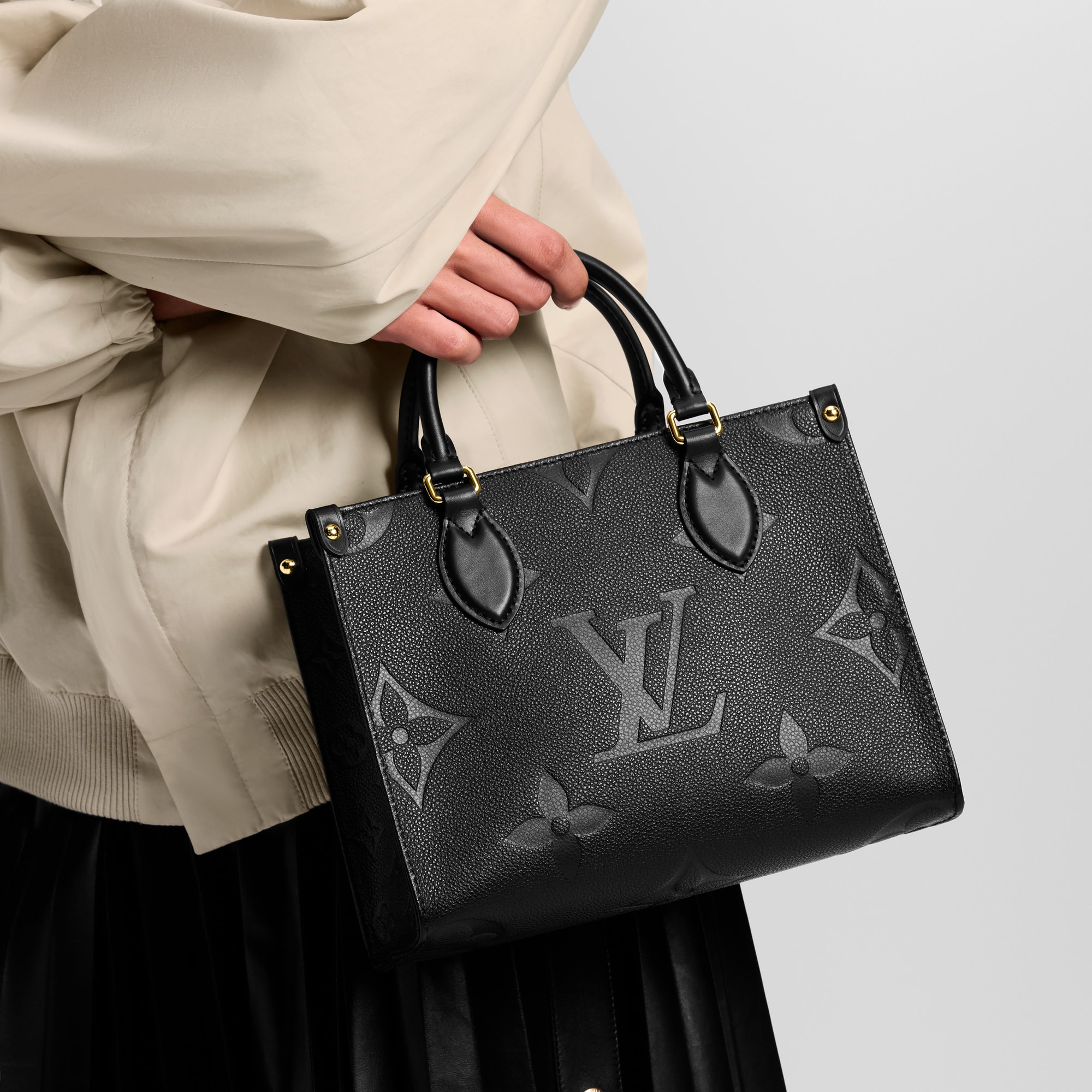 Women - OnTheGo PM Bag Monogram Empreinte Leather Women Handbags Handbags | LOUIS VUITTON (Product zoom)