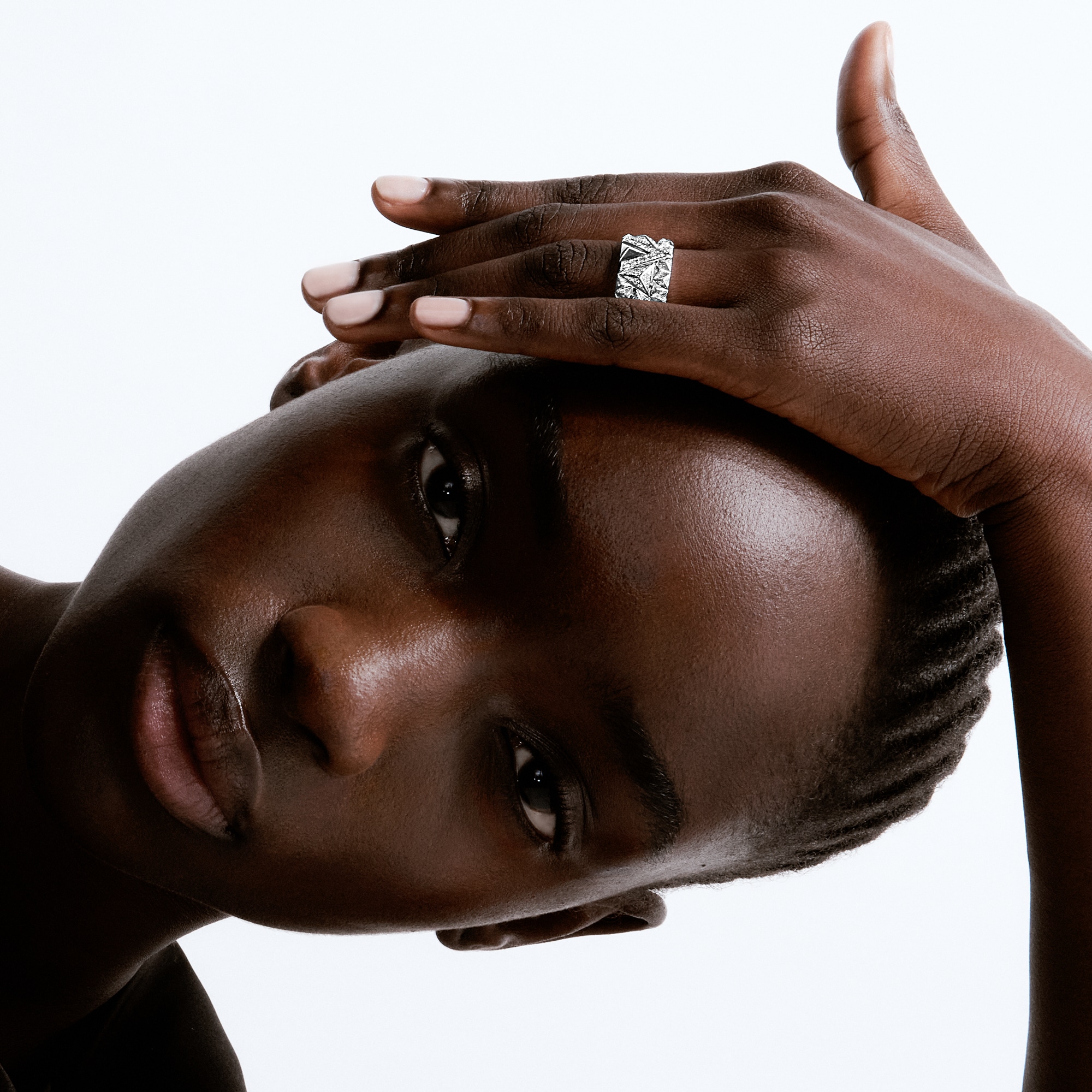 Jewellery - Pure V Ring, White Gold and Diamonds  Jewellery Categories Rings | LOUIS VUITTON (Product zoom)